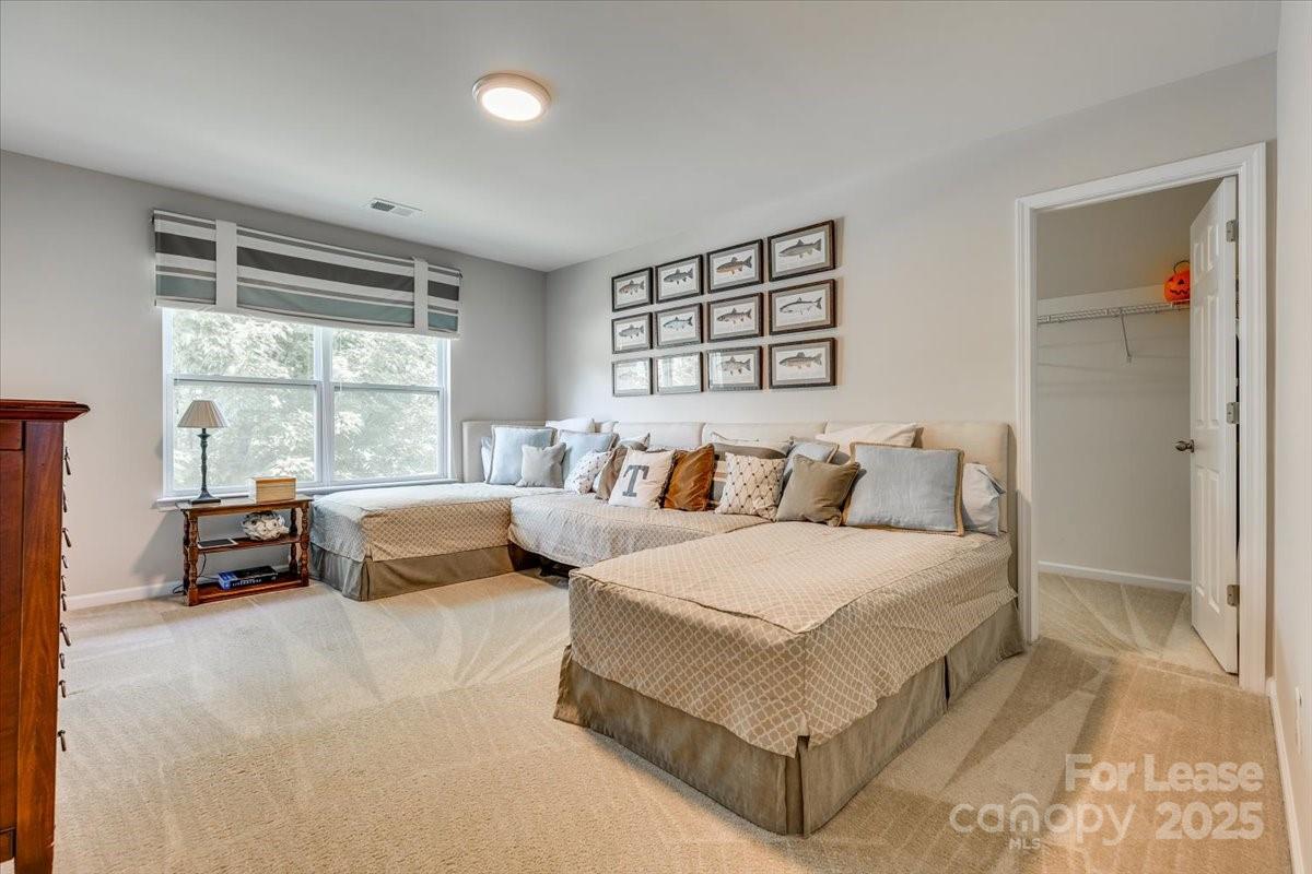 property viewer photo 36