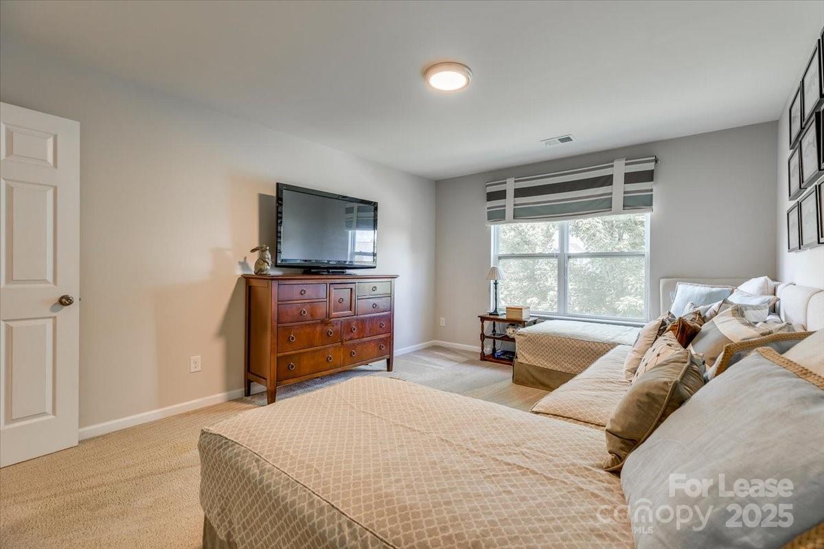 property viewer photo 37