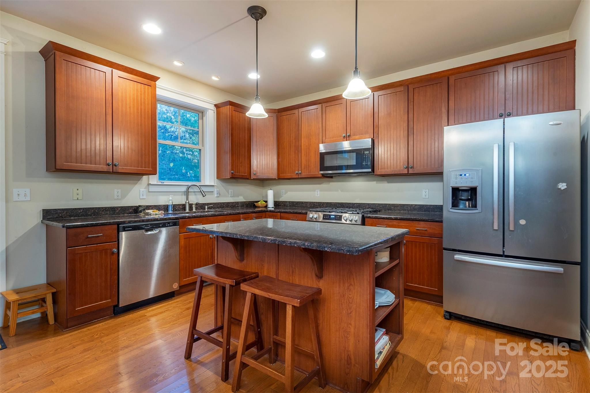 main property photo 10