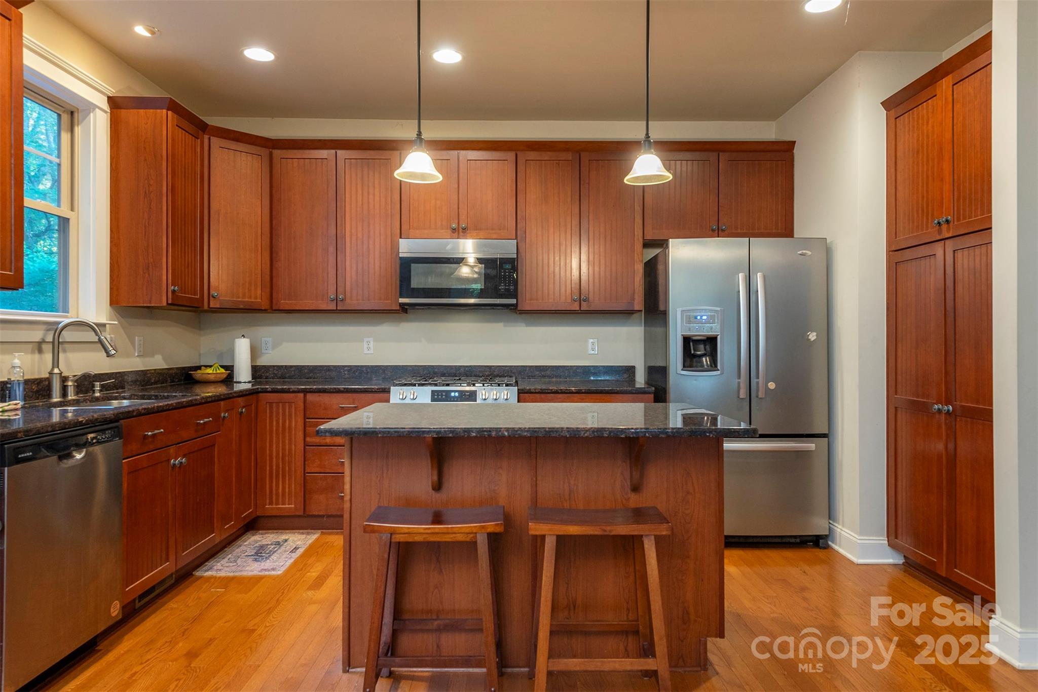 main property photo 11