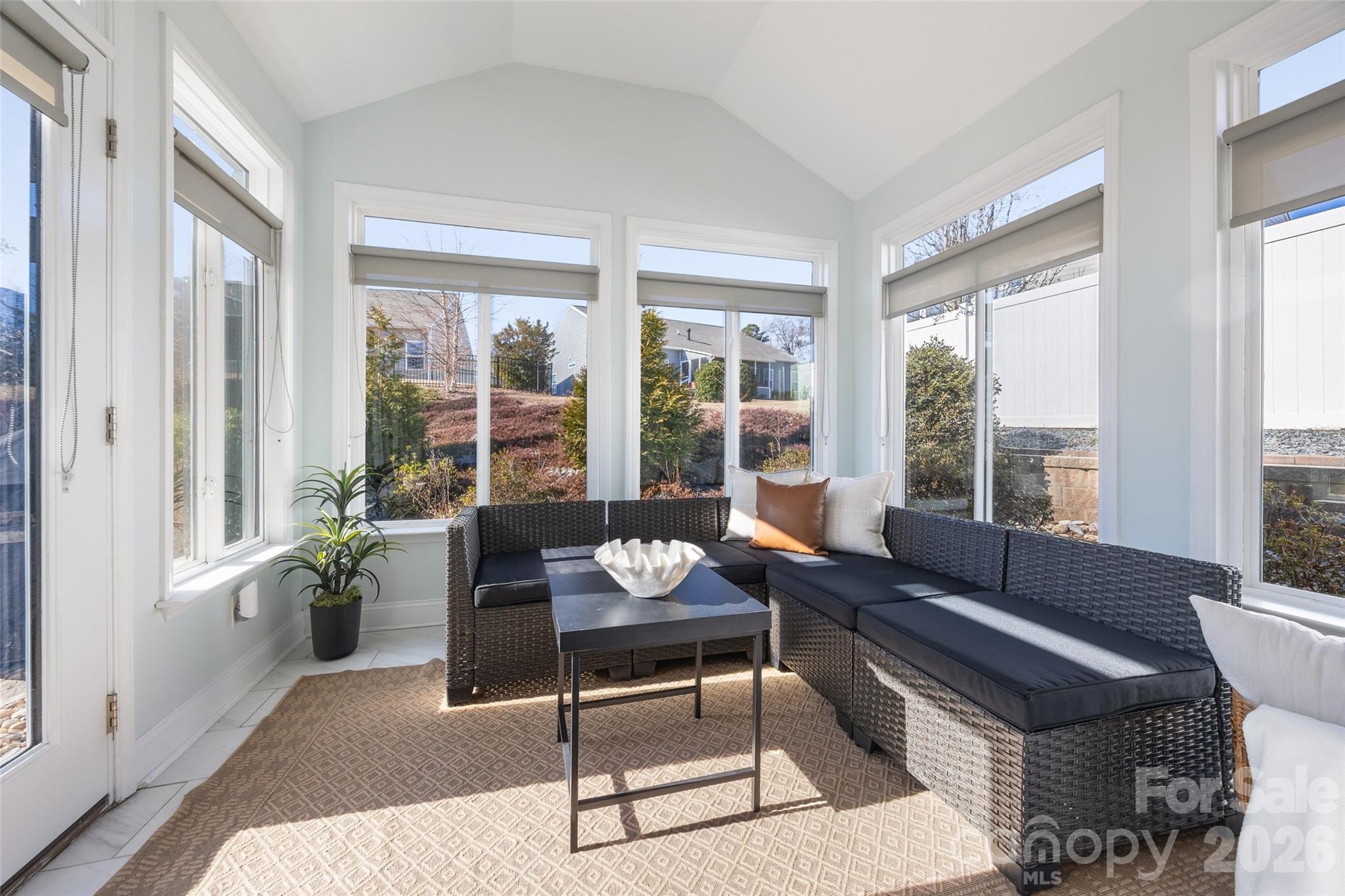 property viewer photo 35