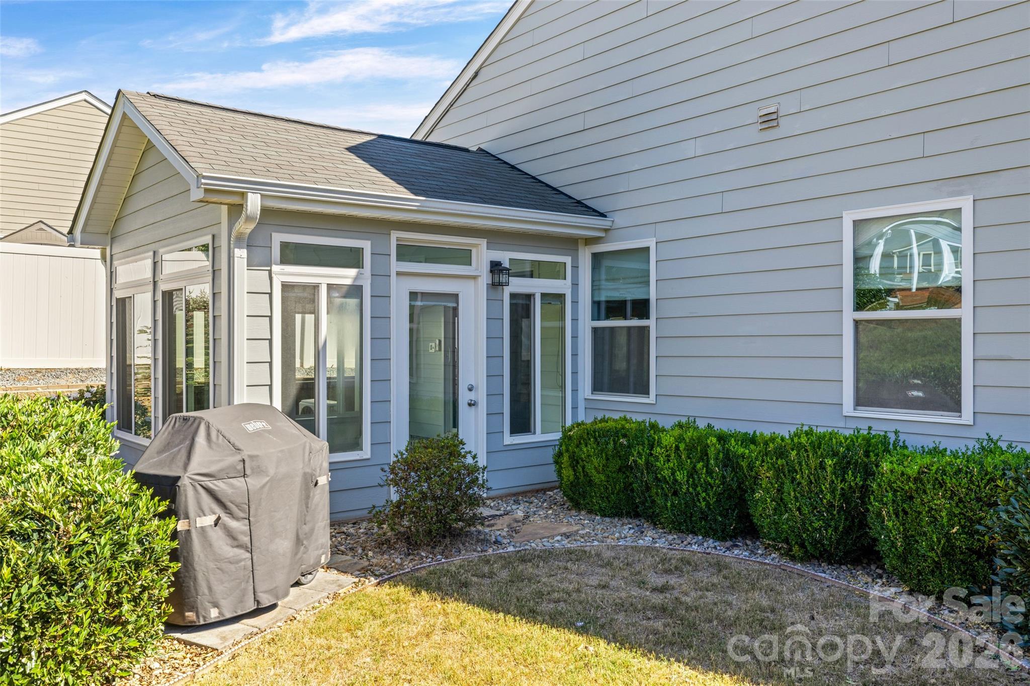 property viewer photo 36