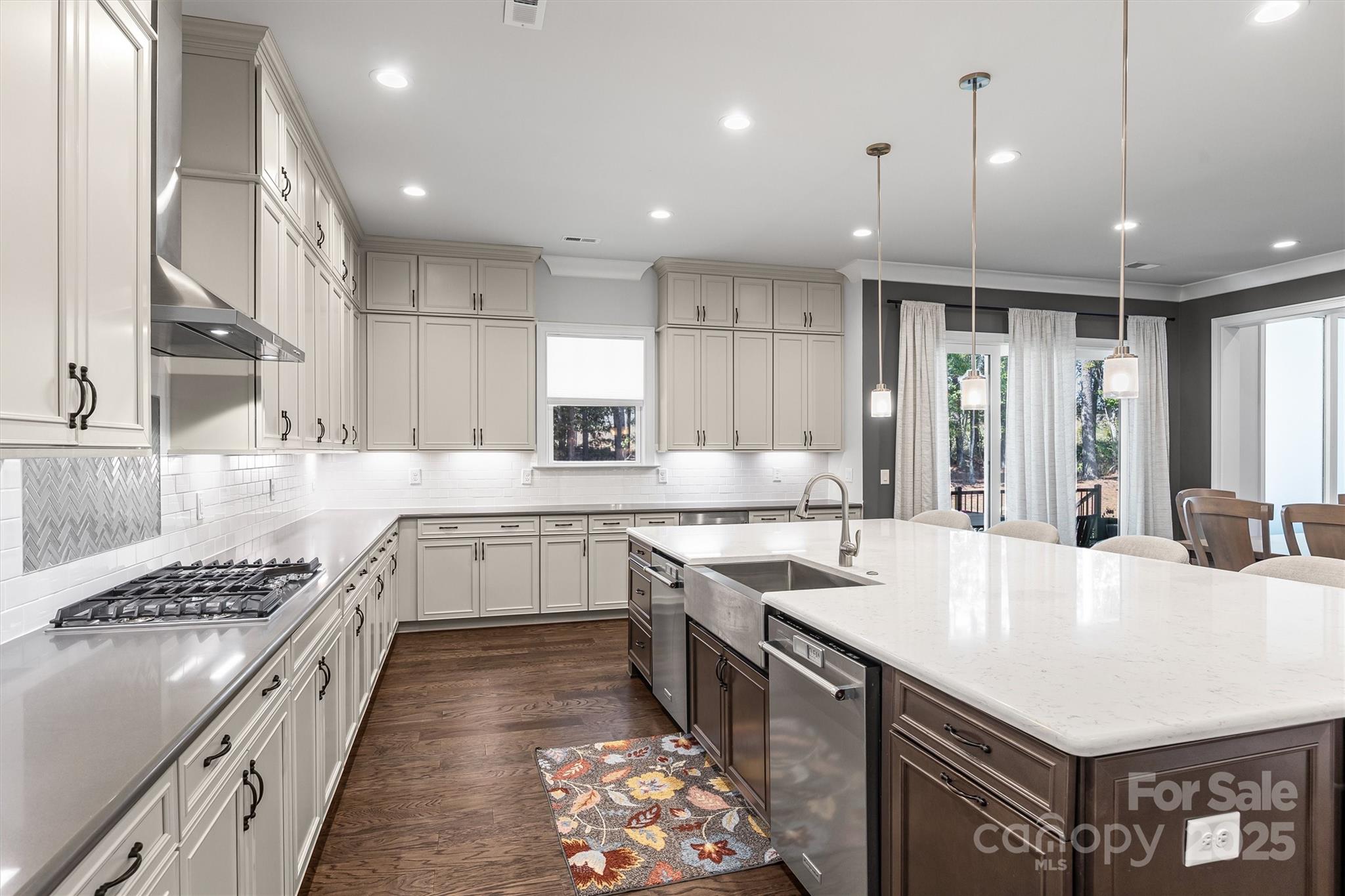 property viewer photo 10