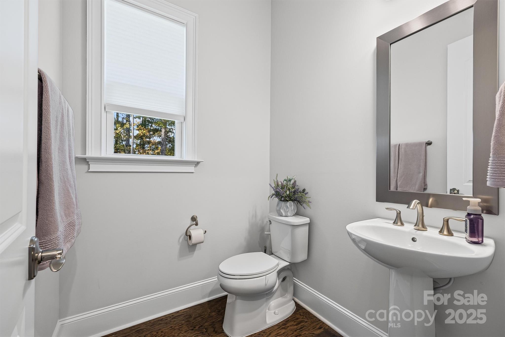 property viewer photo 16
