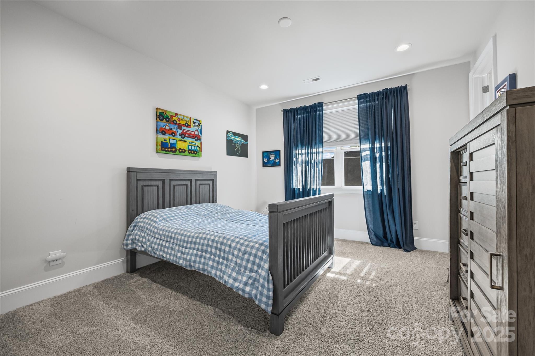 property viewer photo 30