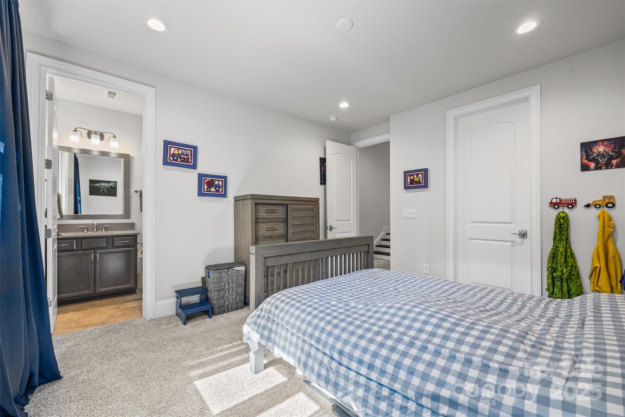 property viewer photo 31