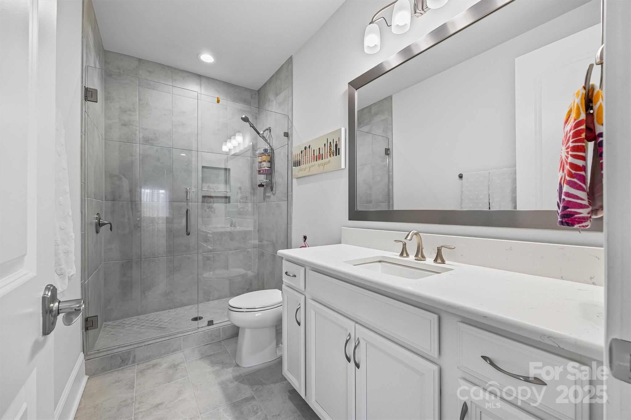 property viewer photo 36