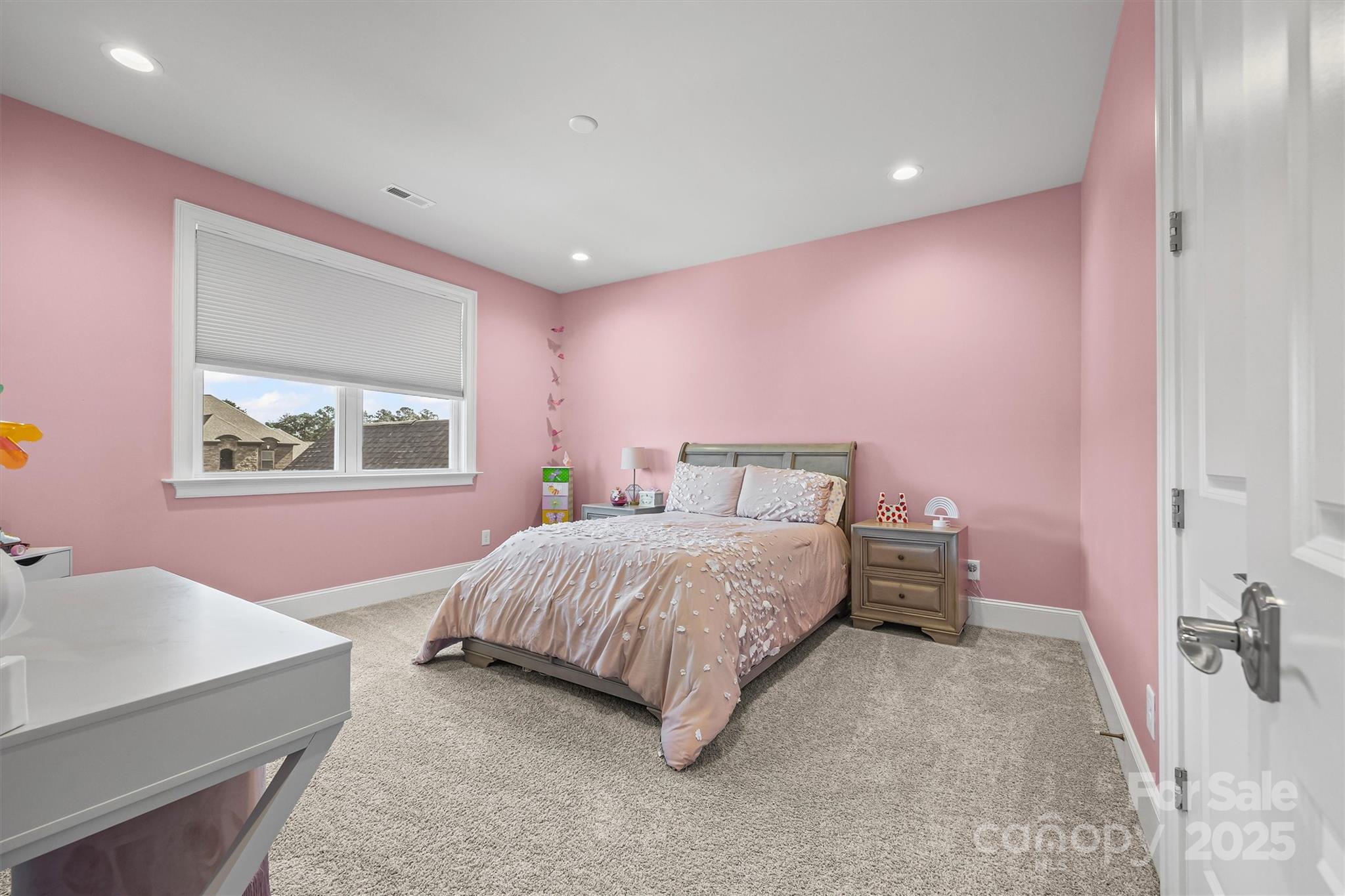 property viewer photo 37