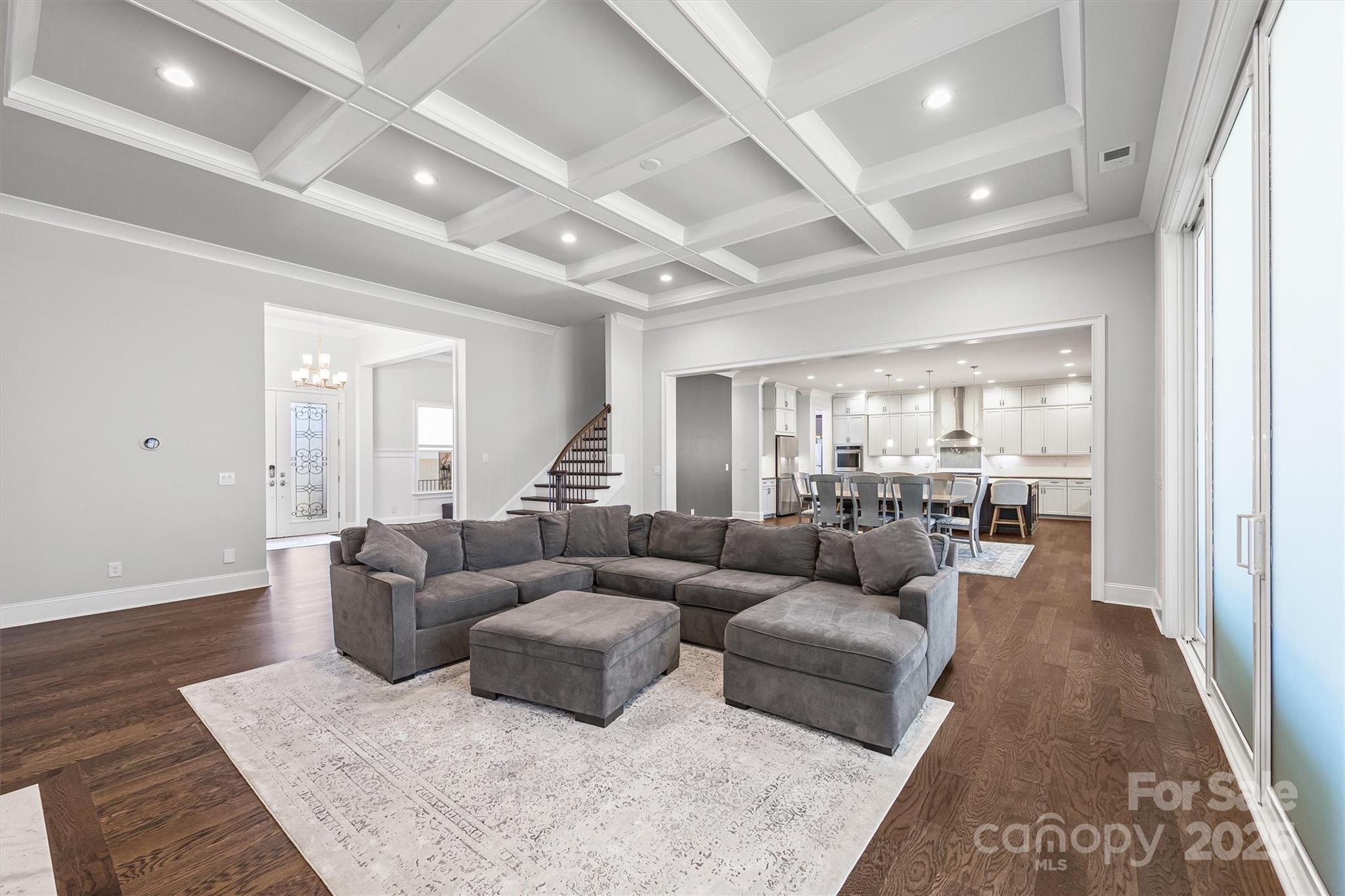 property viewer photo 6