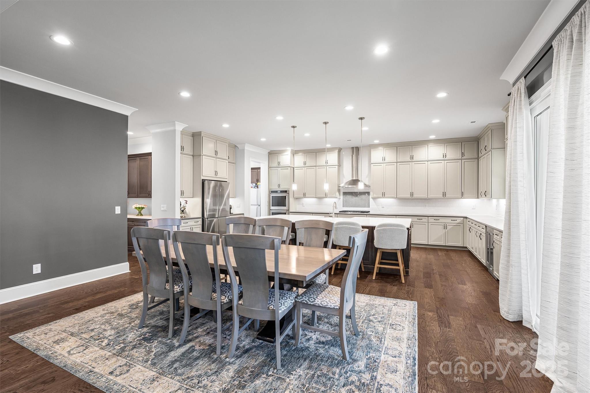 property viewer photo 8