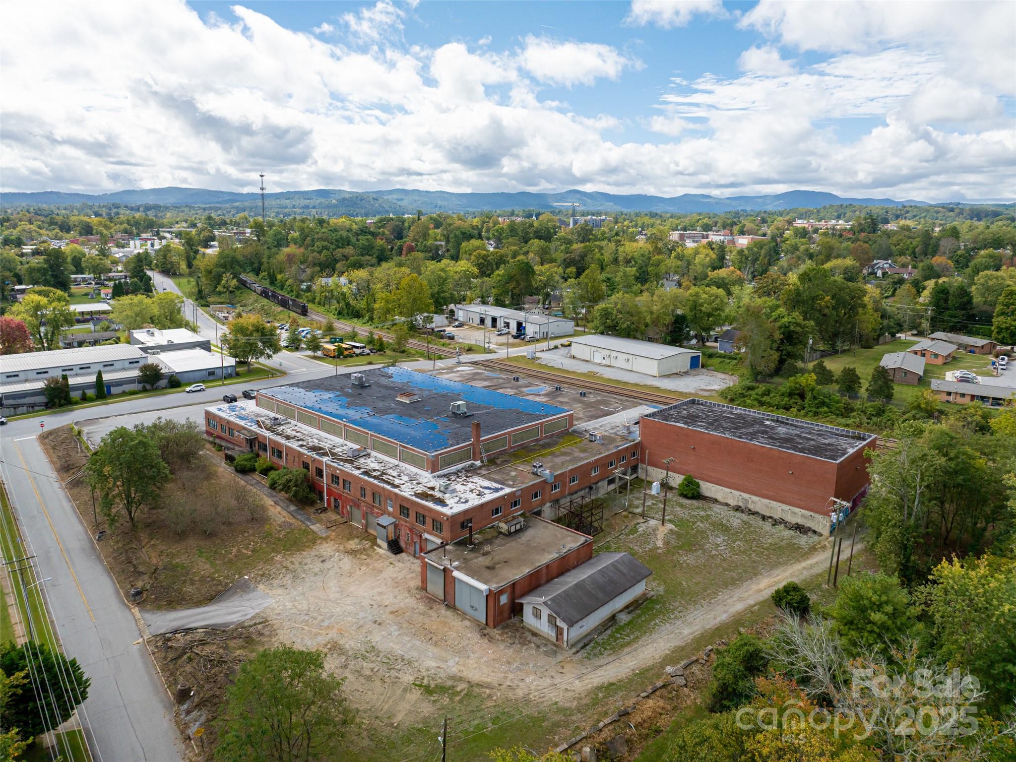 main property photo 45