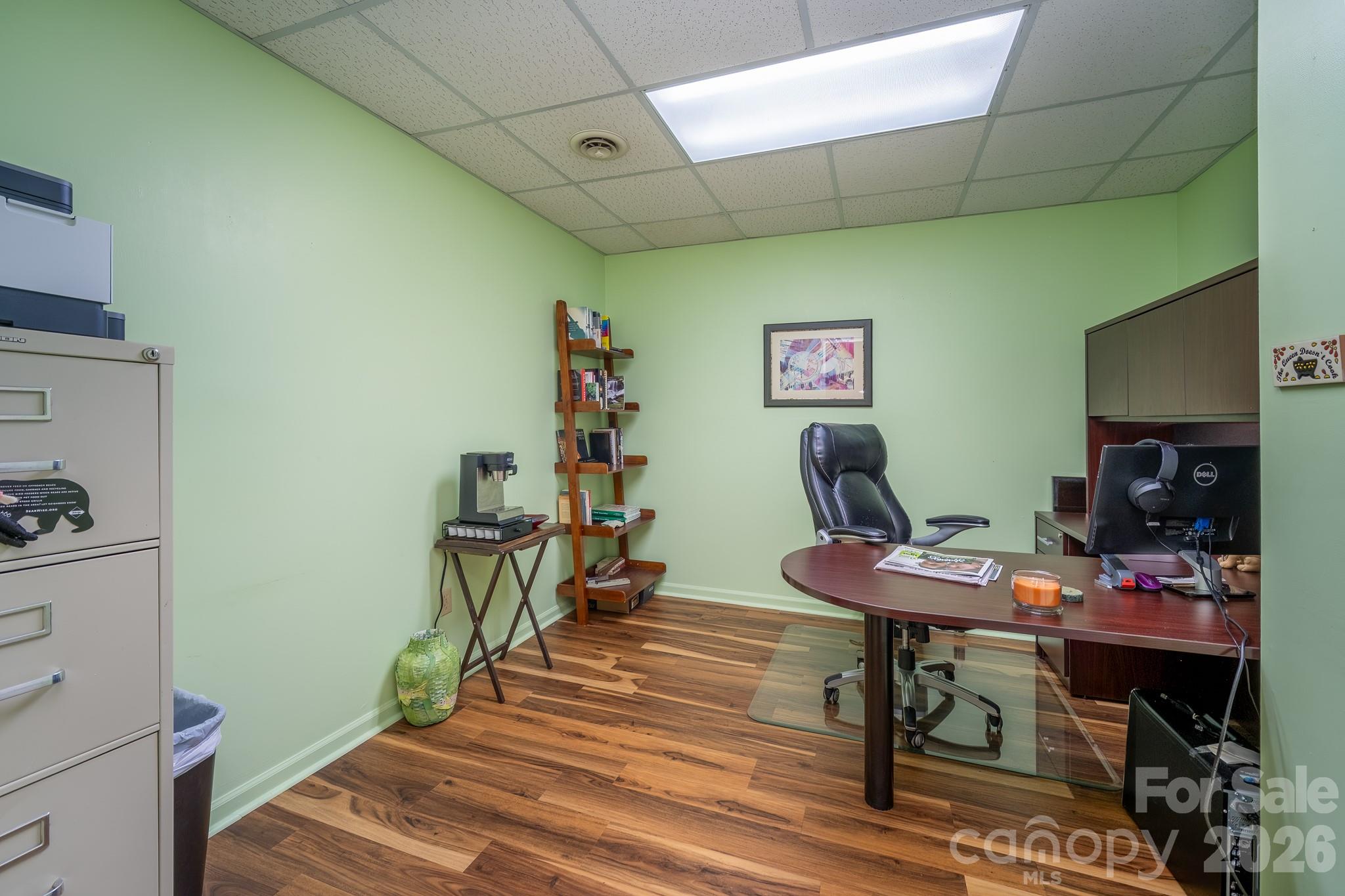 main property photo 23