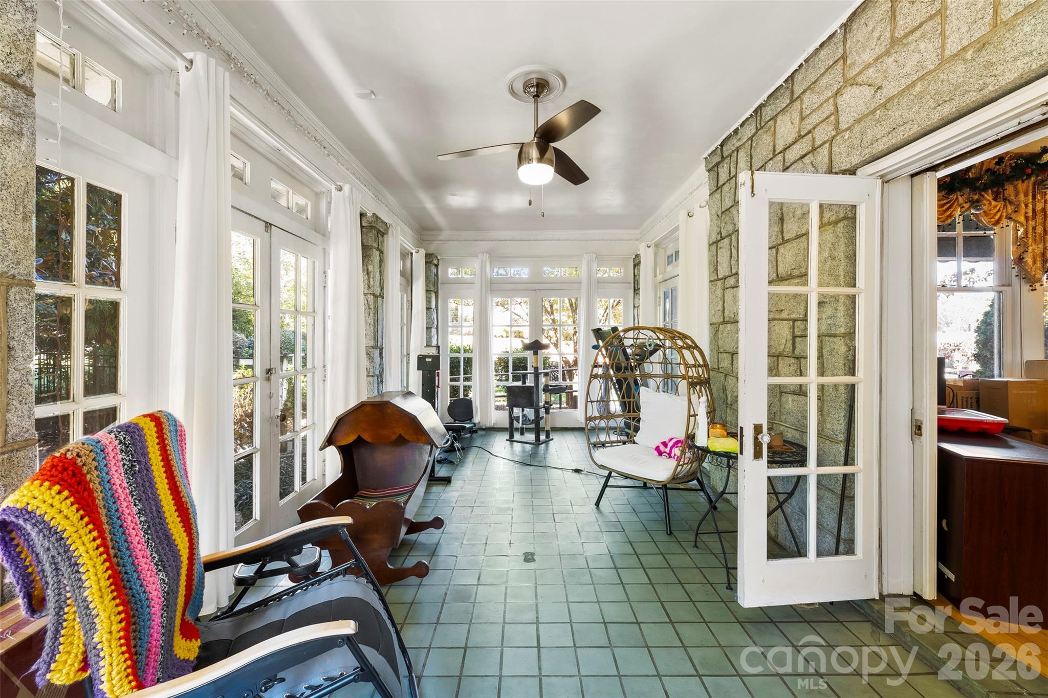 property viewer photo 11
