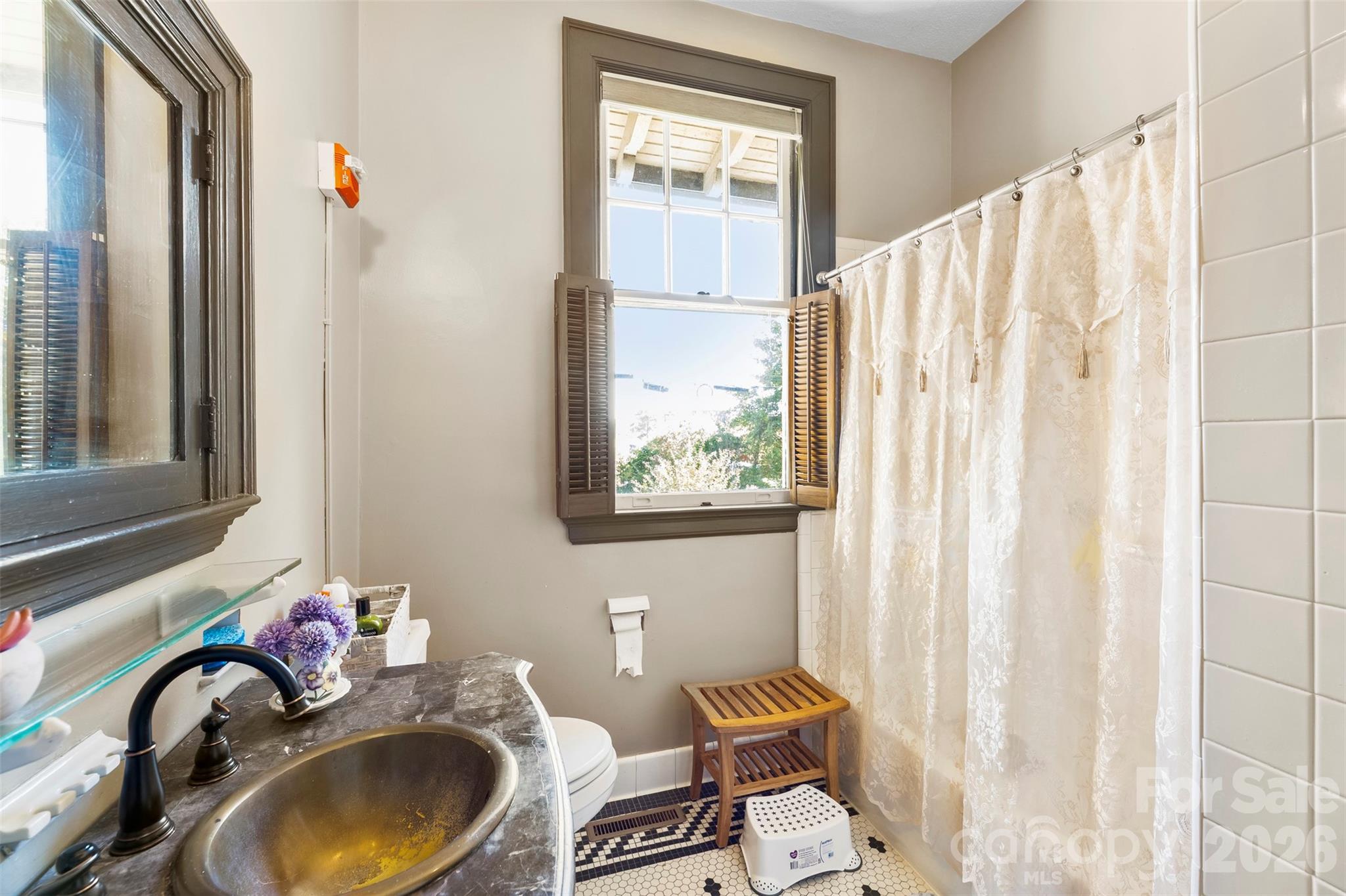 property viewer photo 15