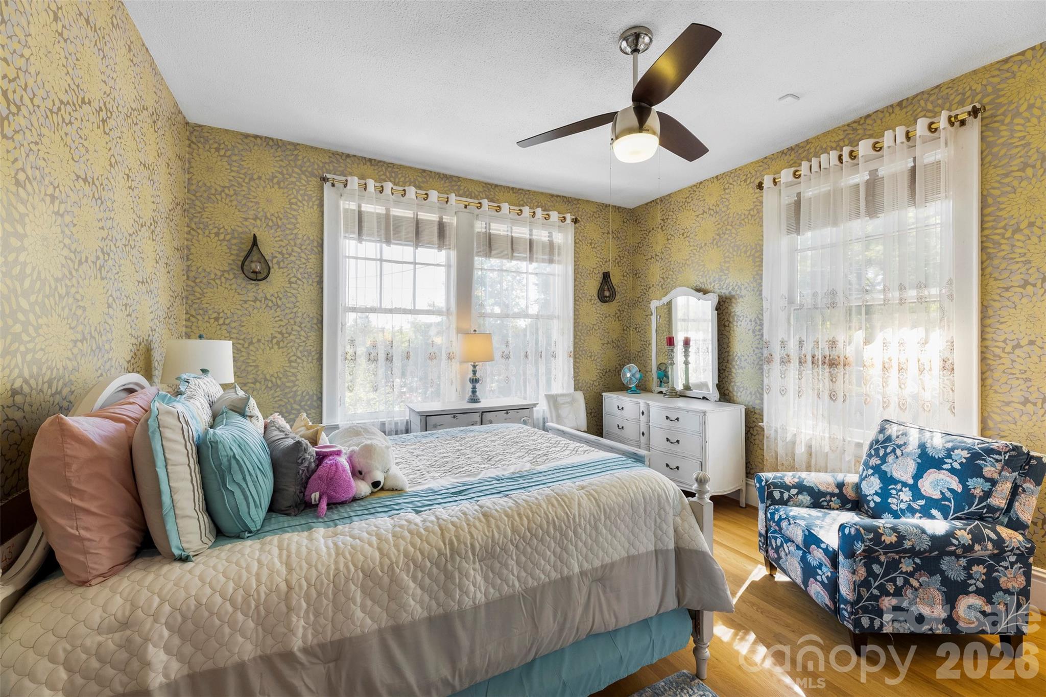 property viewer photo 16