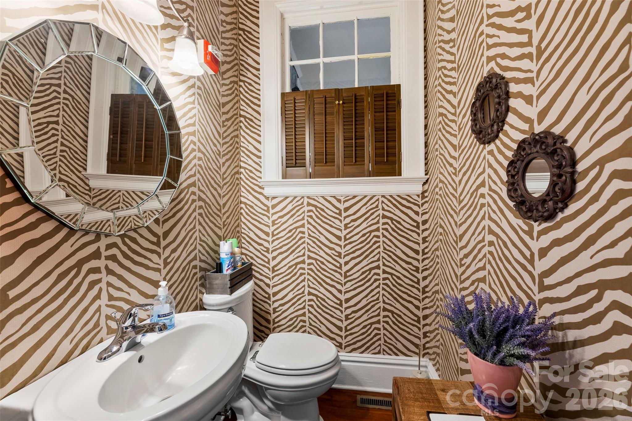 property viewer photo 18