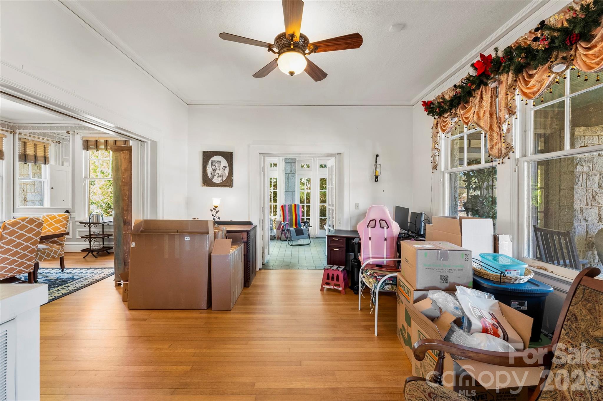 property viewer photo 3