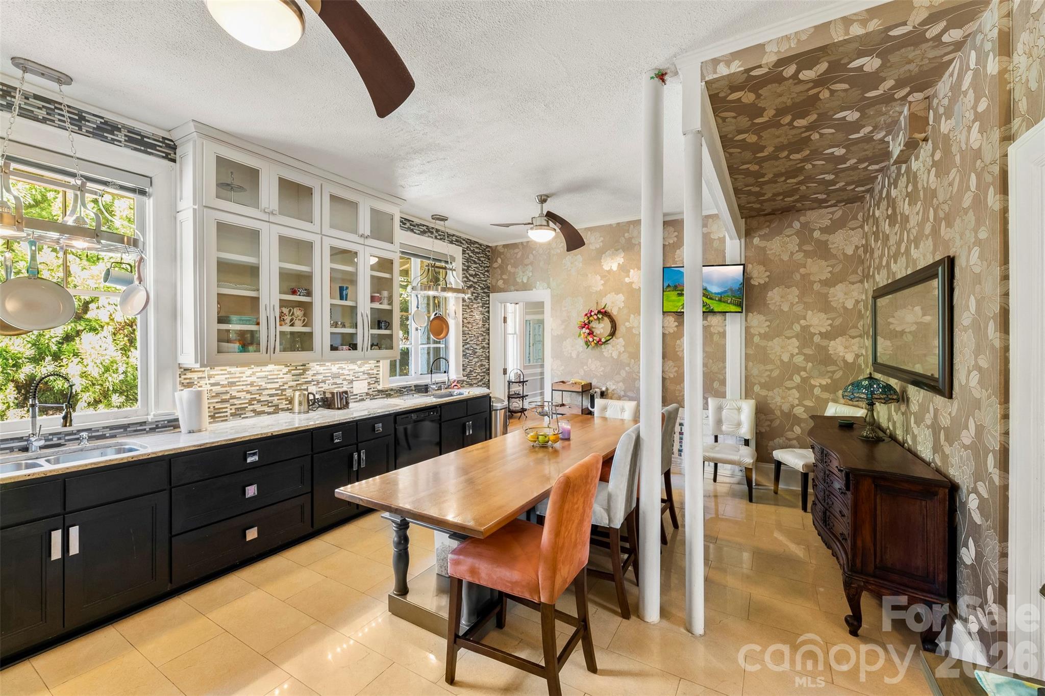property viewer photo 7