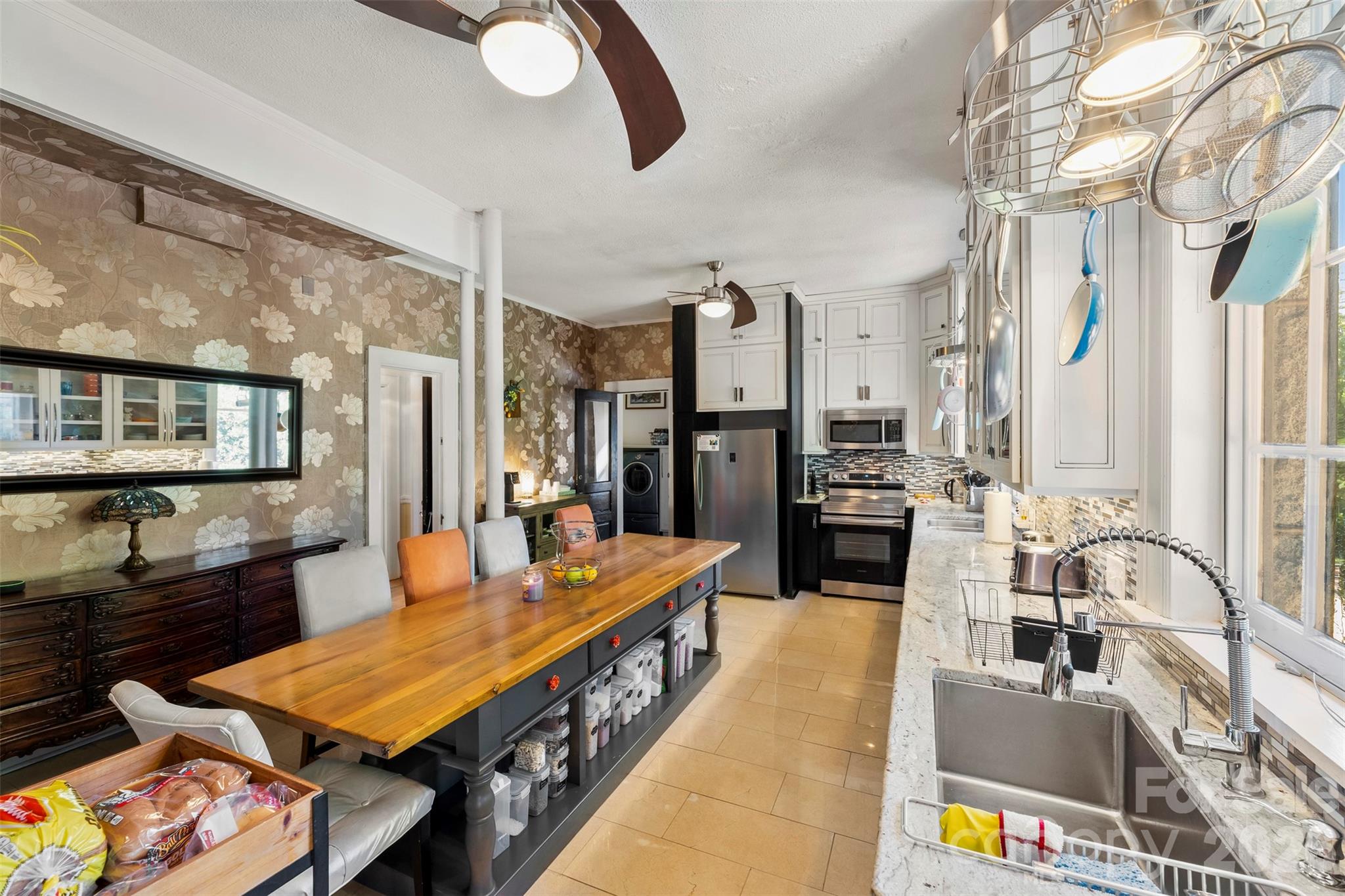 property viewer photo 9