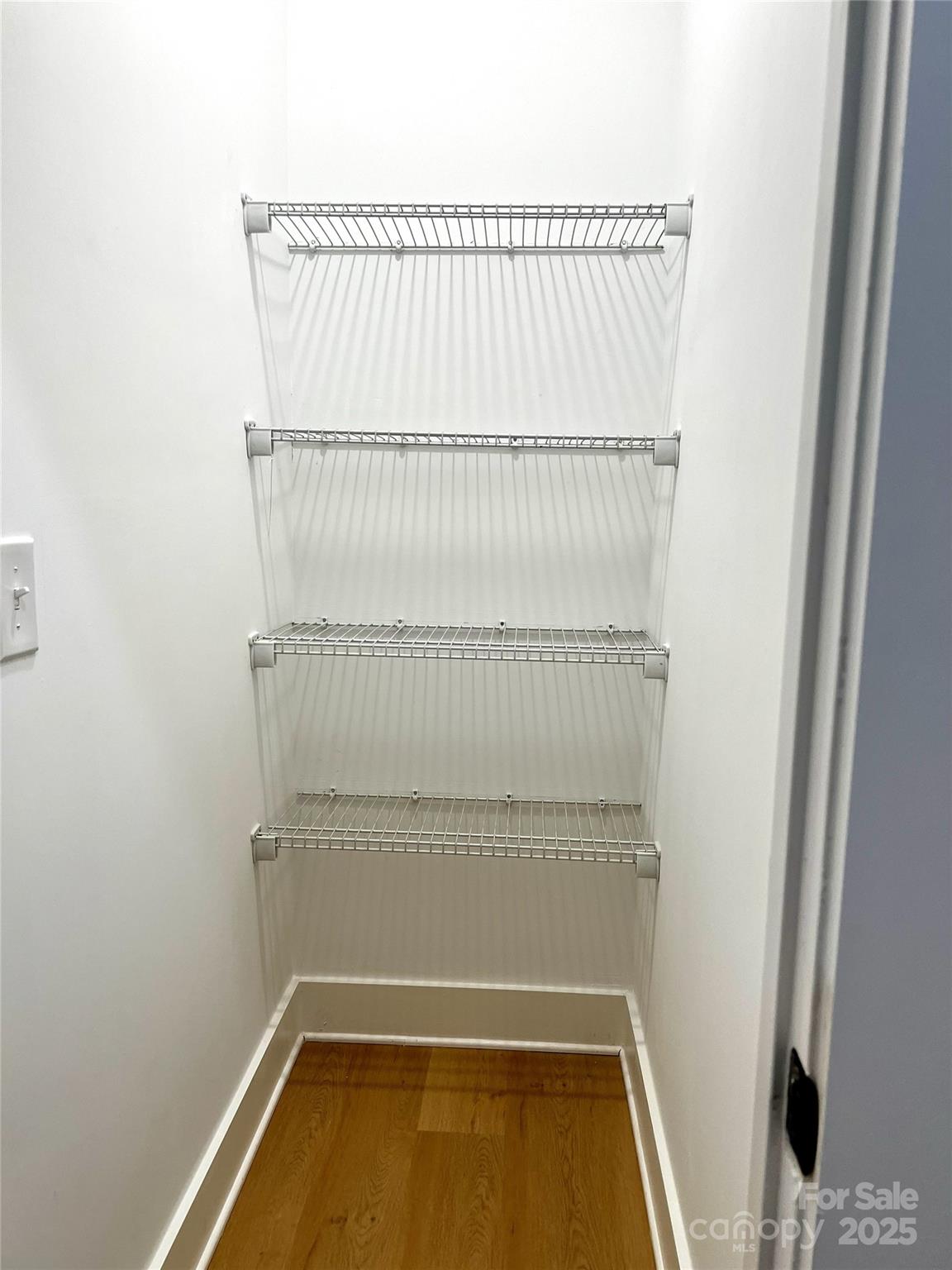 property viewer photo 20