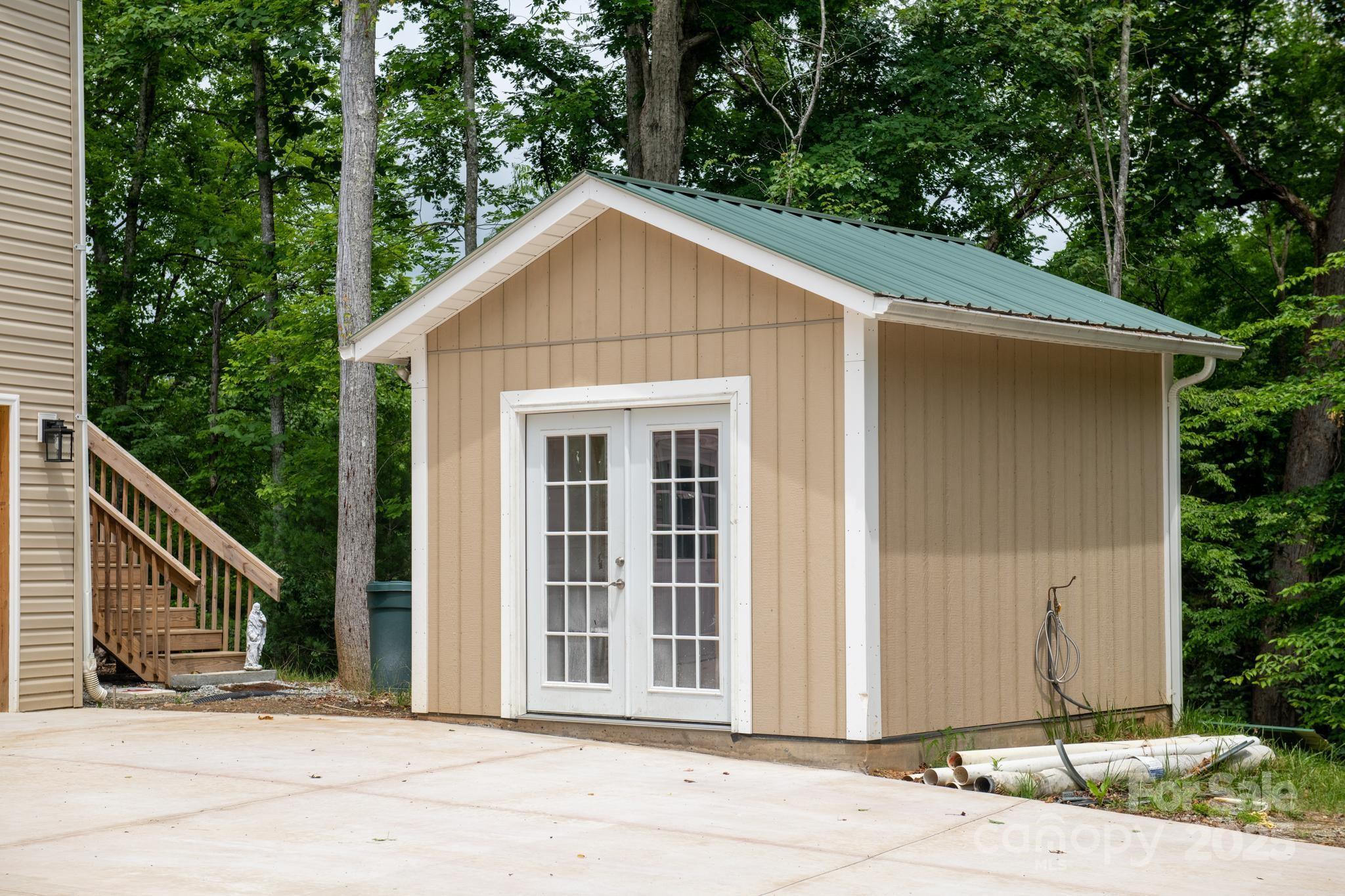 main property photo 30