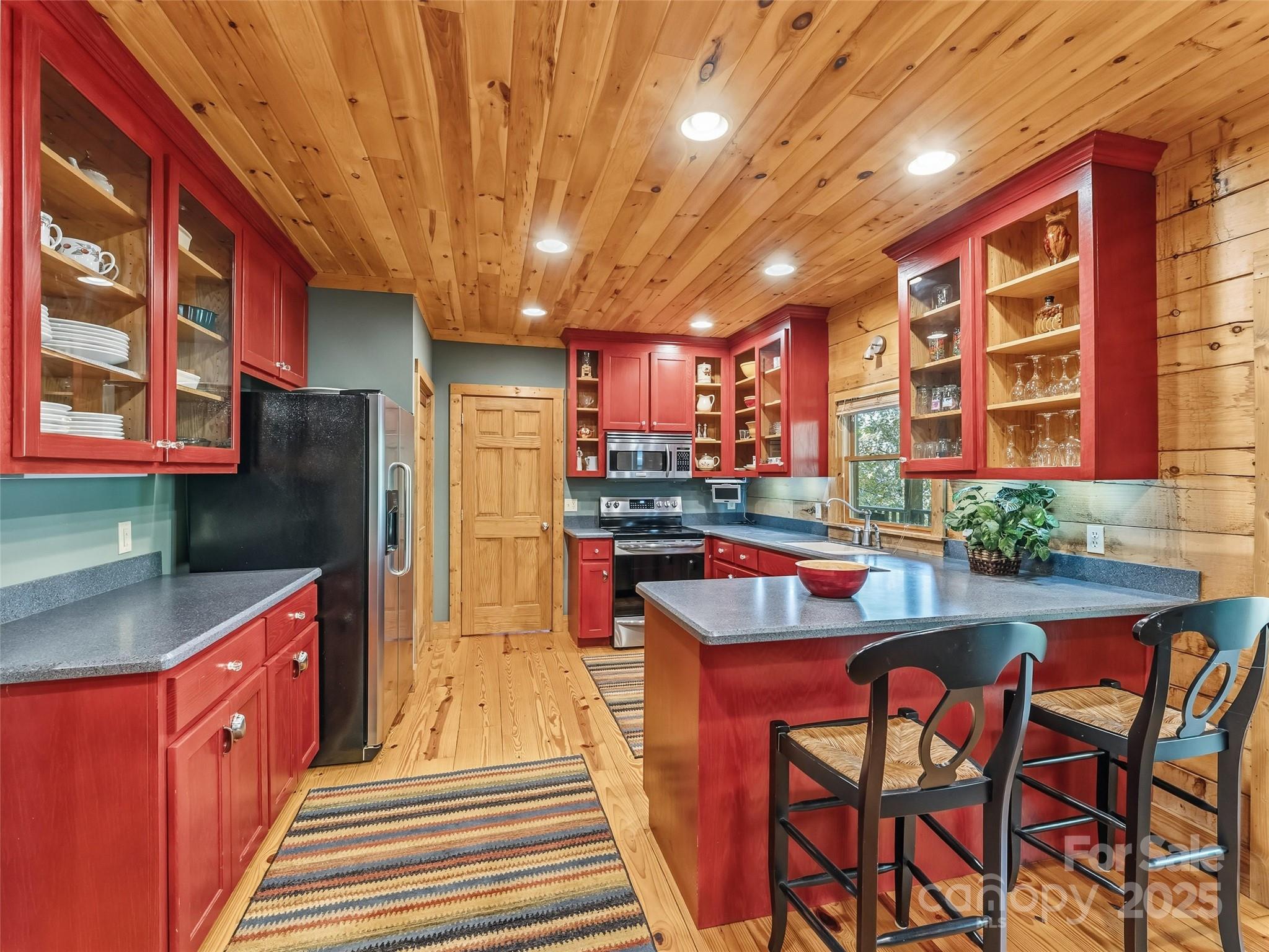 main property photo 12