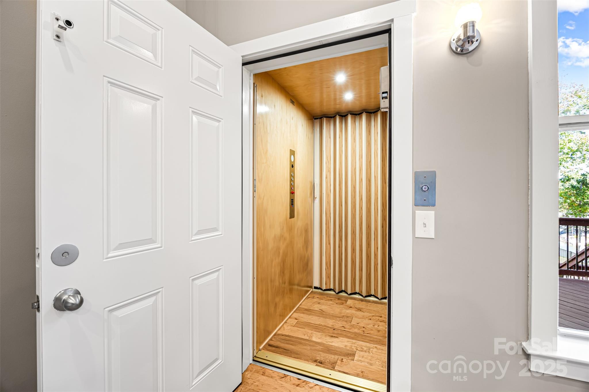 property viewer photo 15
