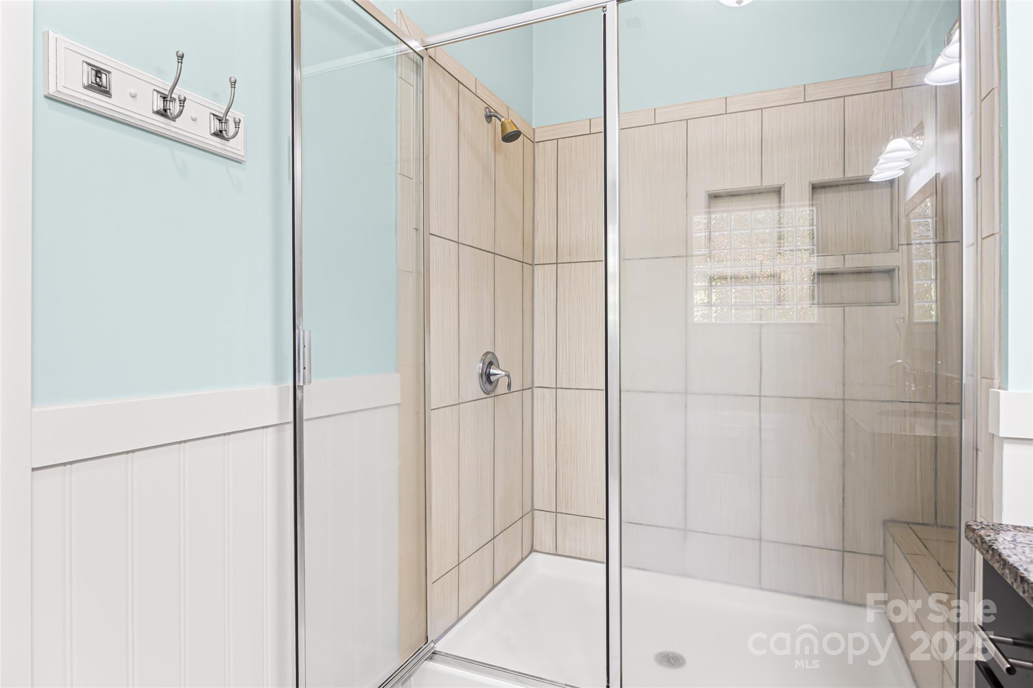 property viewer photo 18