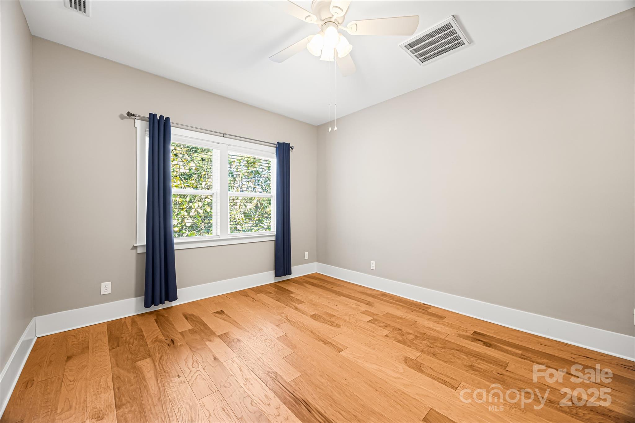 property viewer photo 23