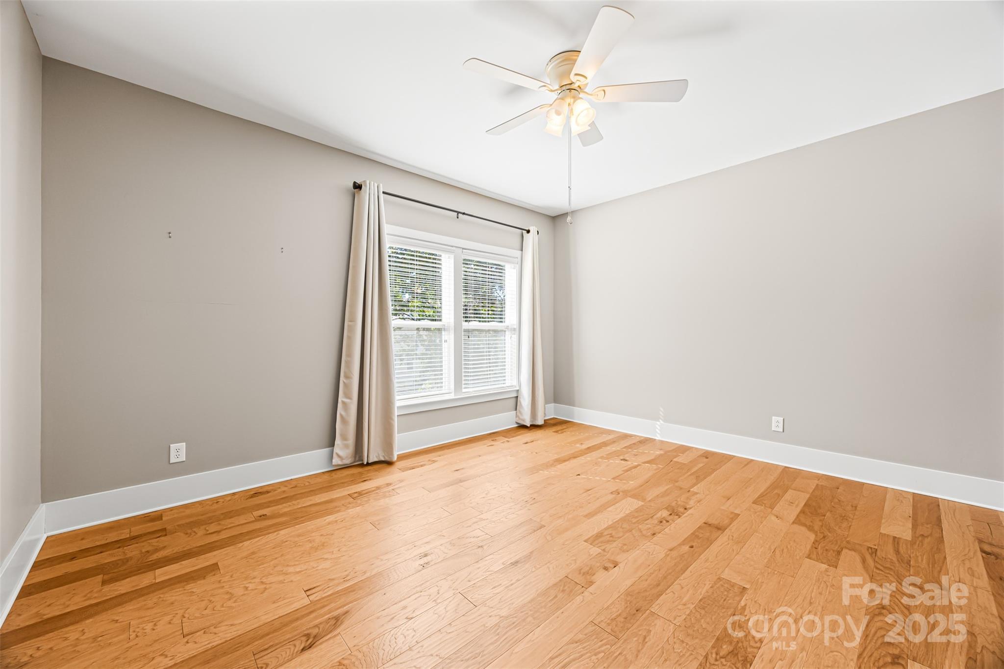 property viewer photo 24