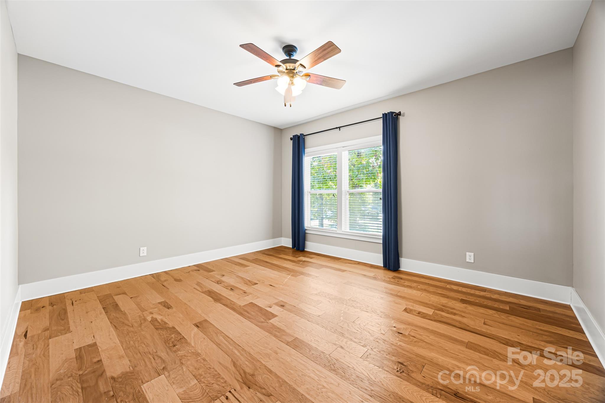 property viewer photo 26