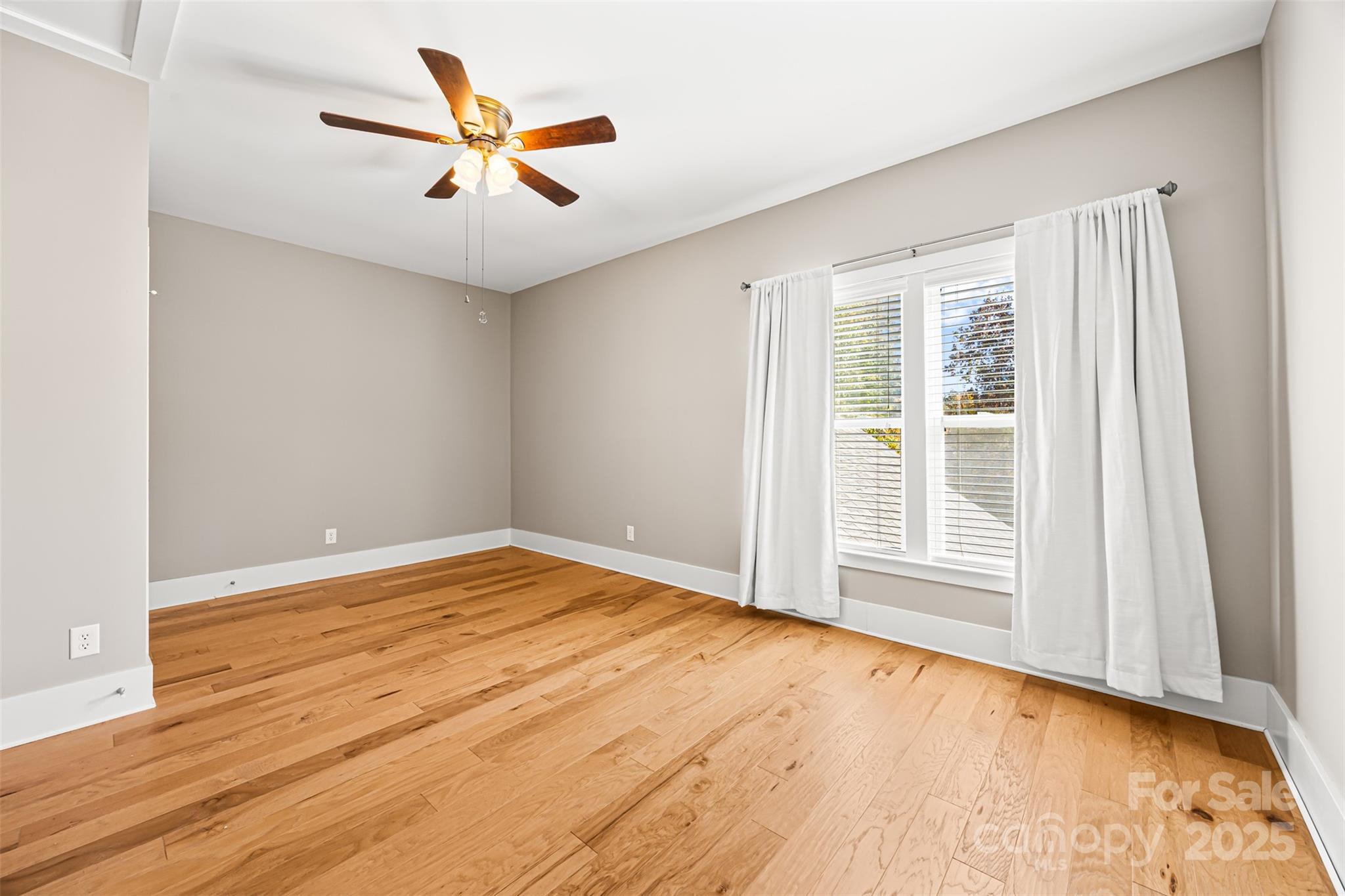 property viewer photo 27