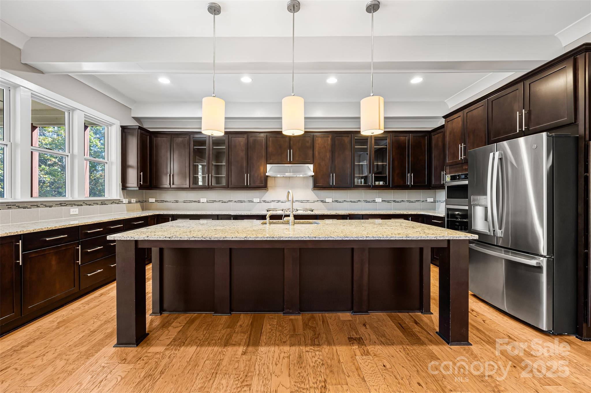 property viewer photo 5