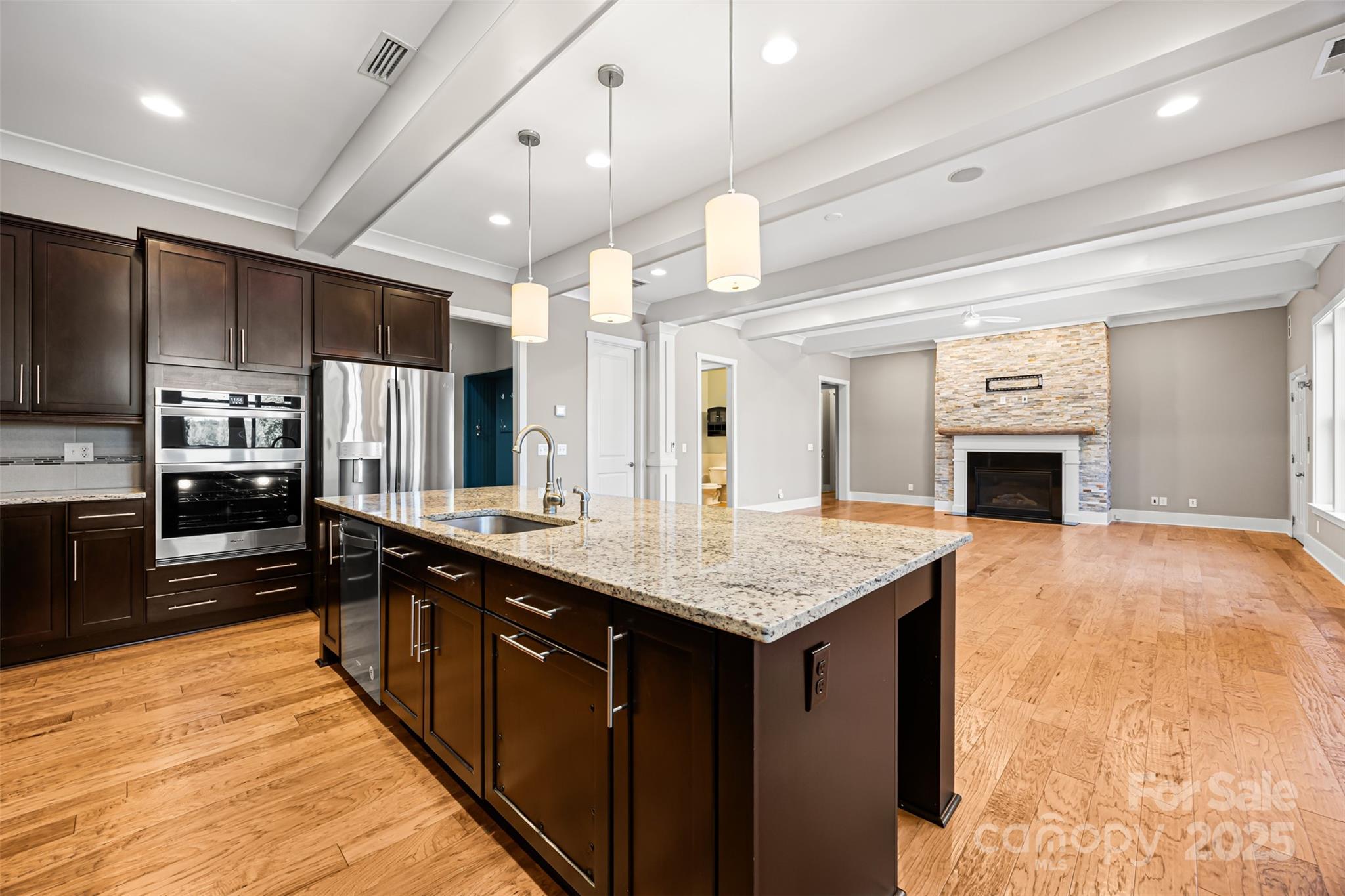 property viewer photo 7