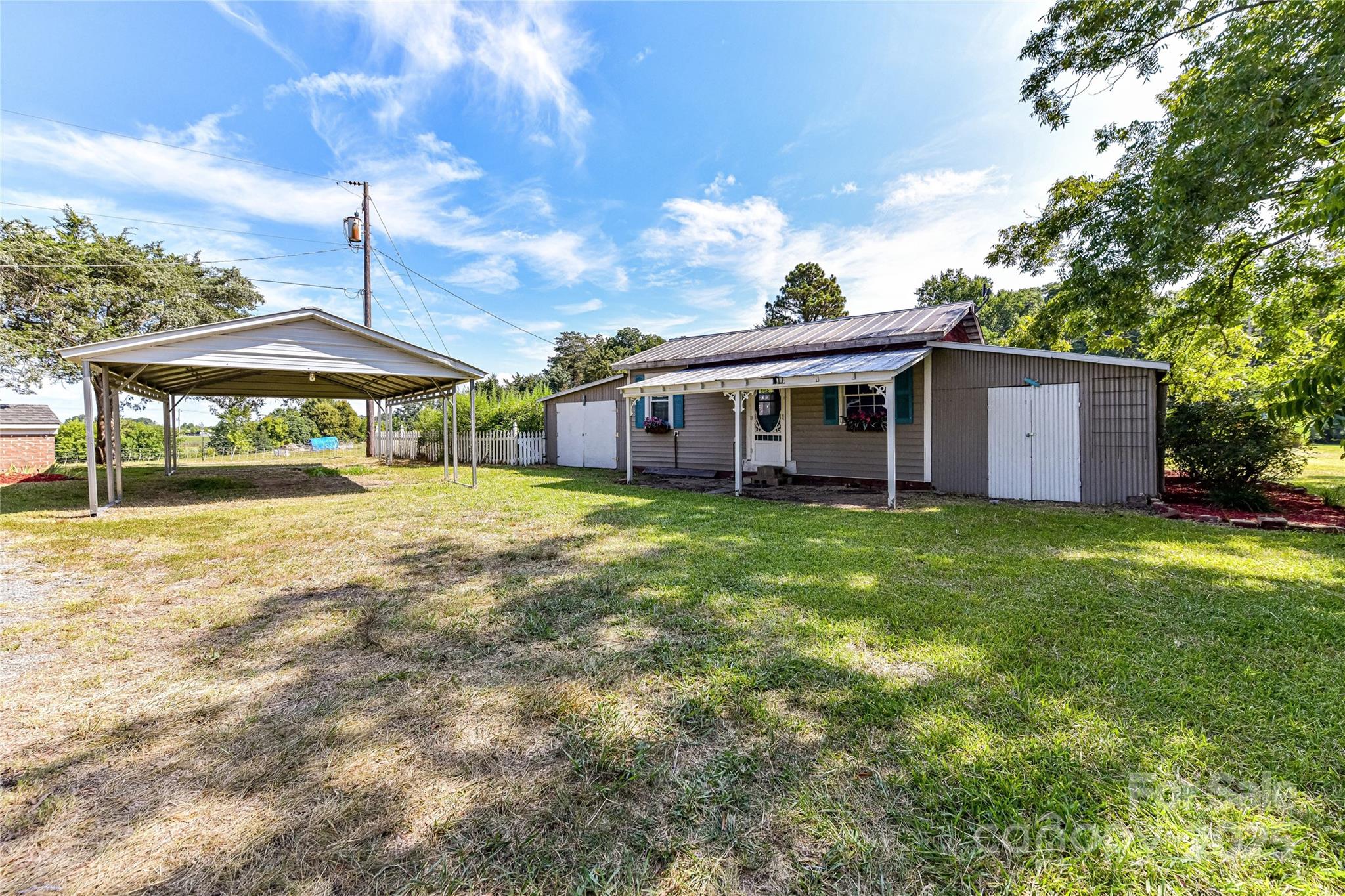 main property photo 34