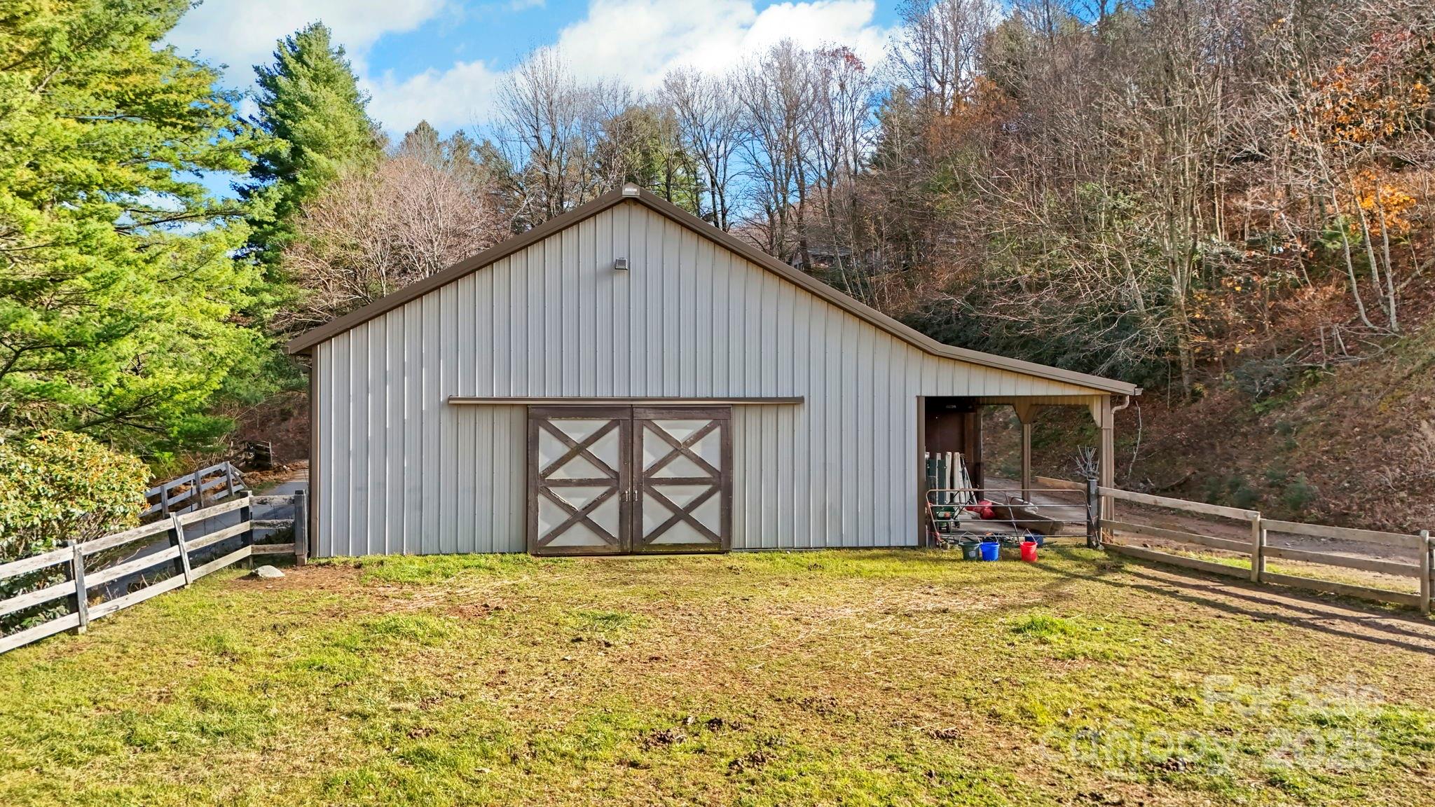 main property photo 24