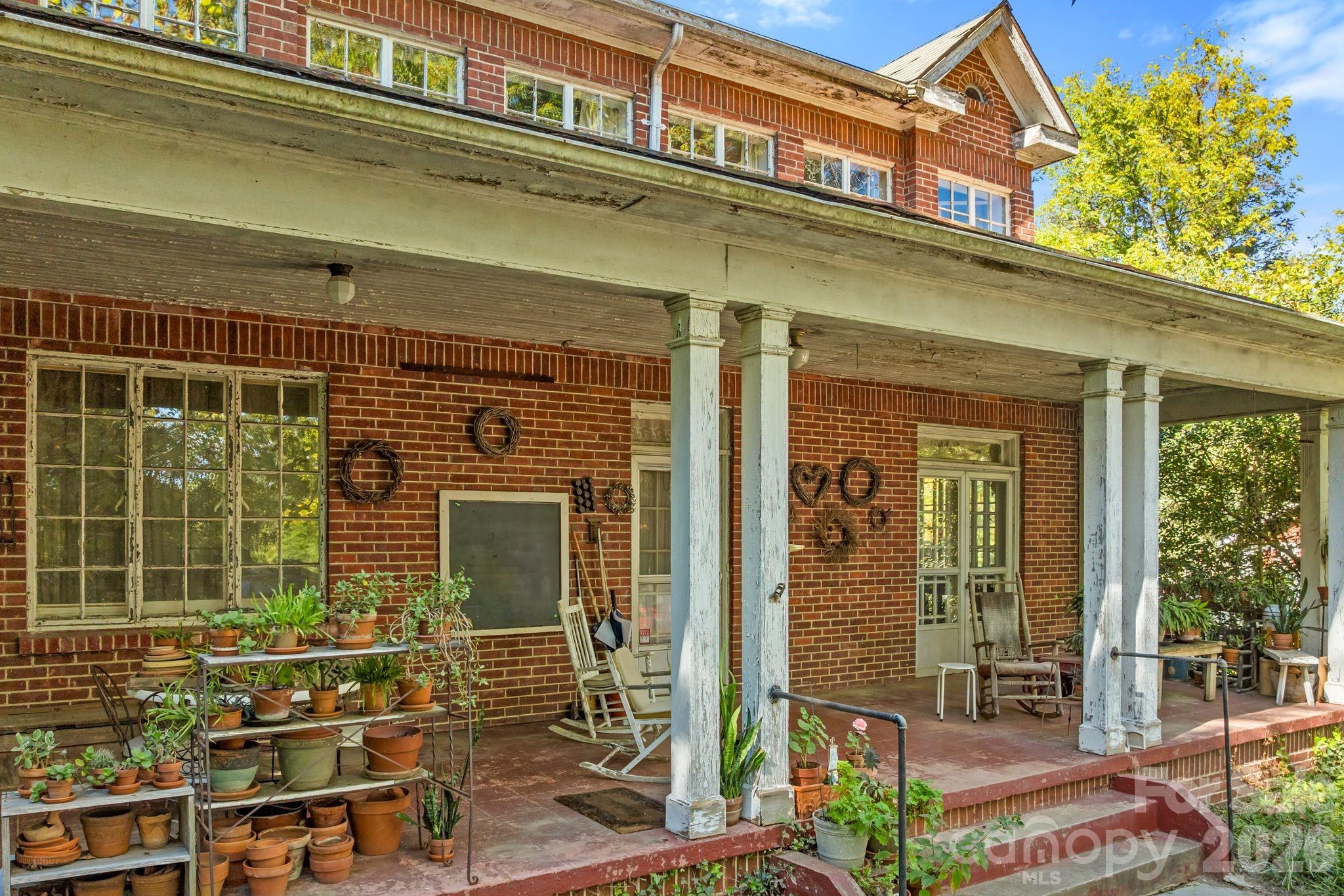 main property photo 16