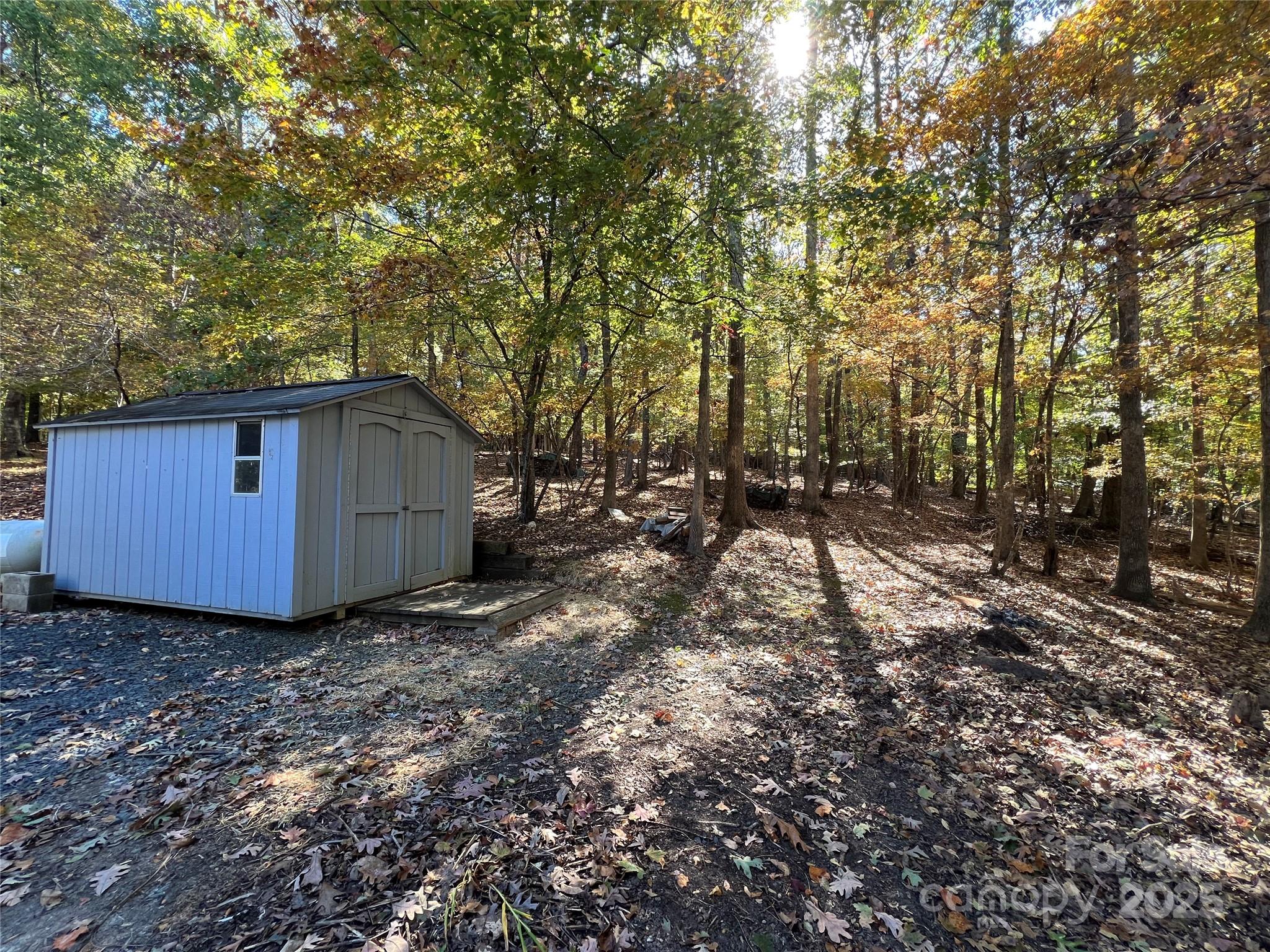 main property photo 30