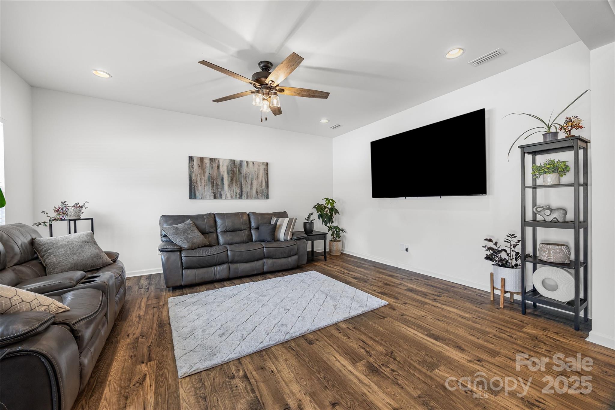 property viewer photo 11