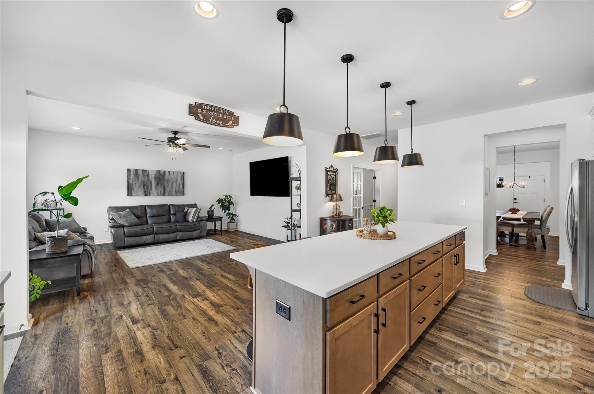 property viewer photo 9