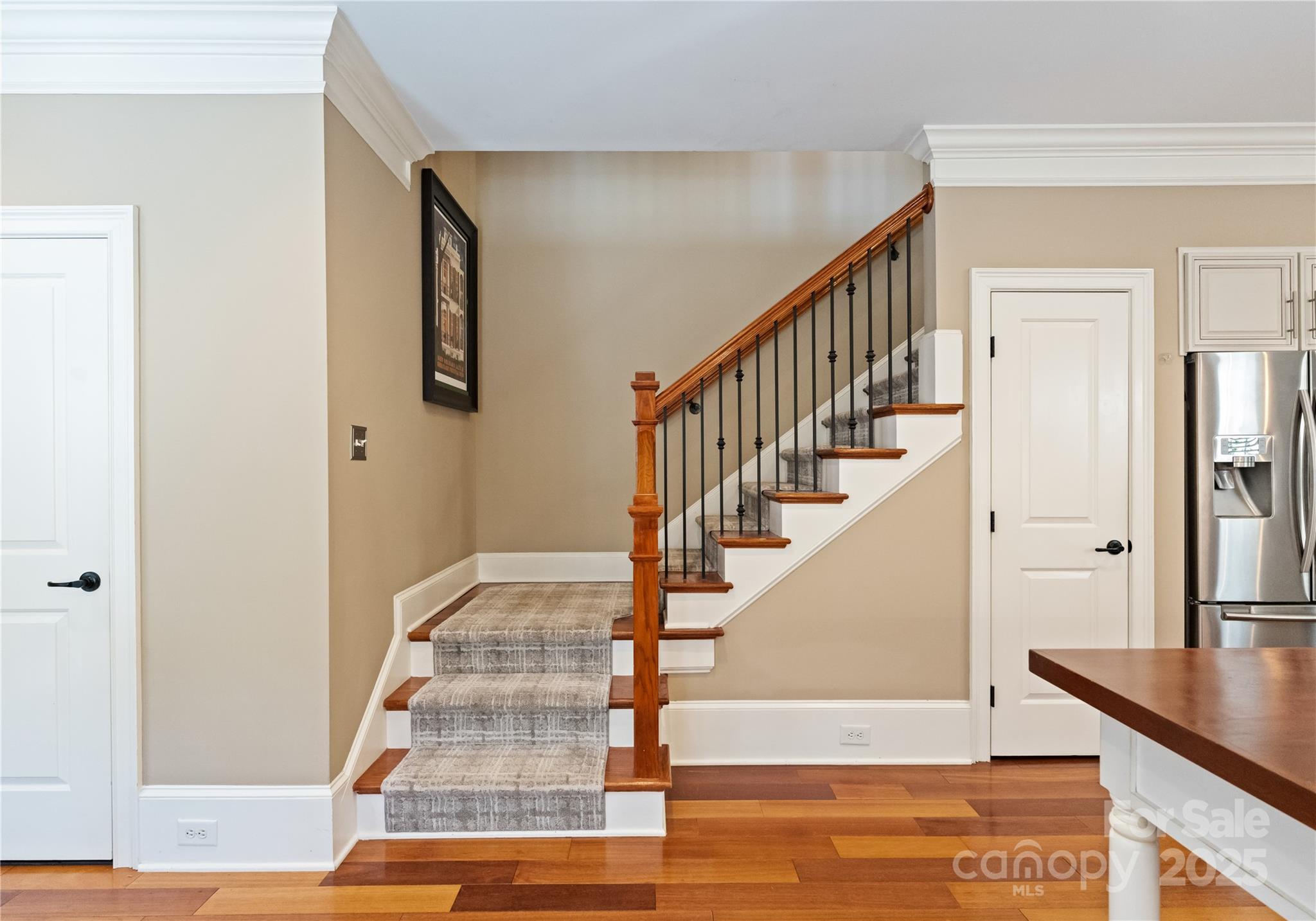property viewer photo 3