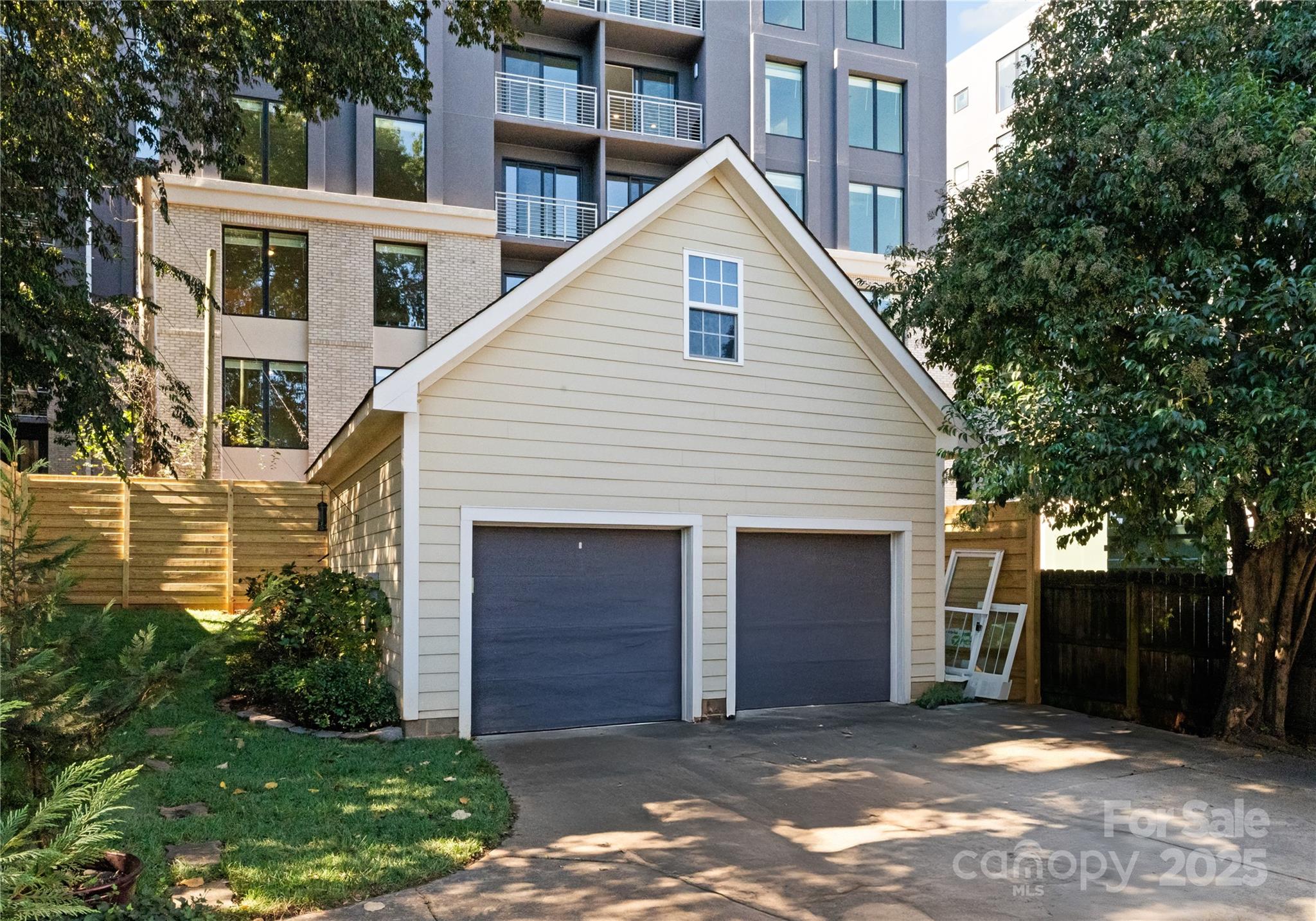 property viewer photo 6