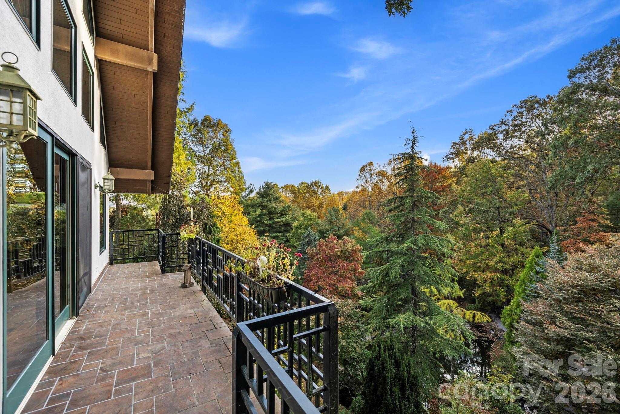main property photo 31