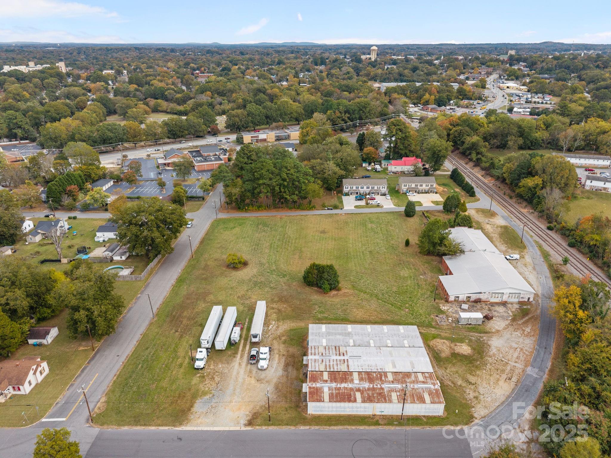 main property photo 10