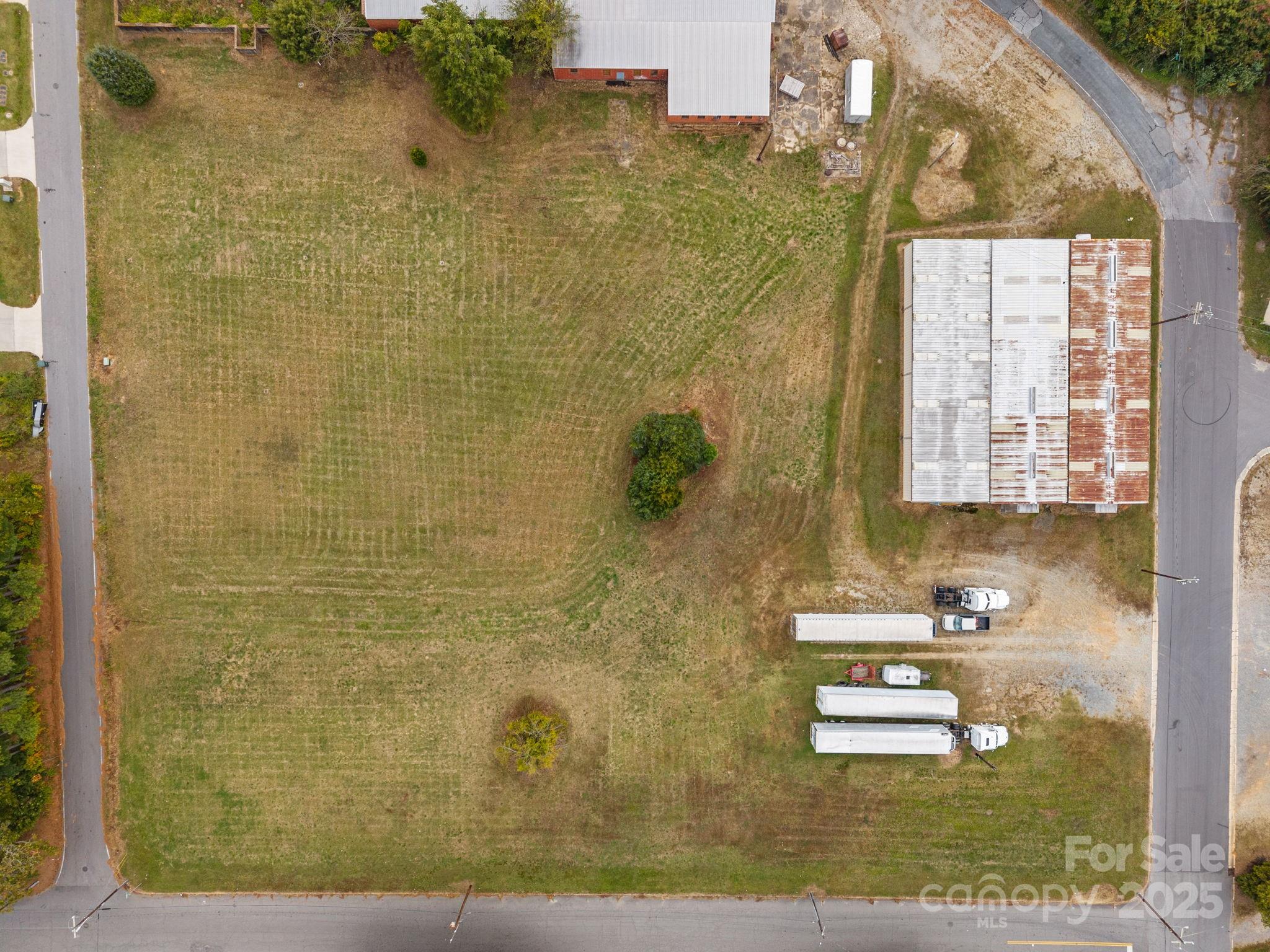 main property photo 11