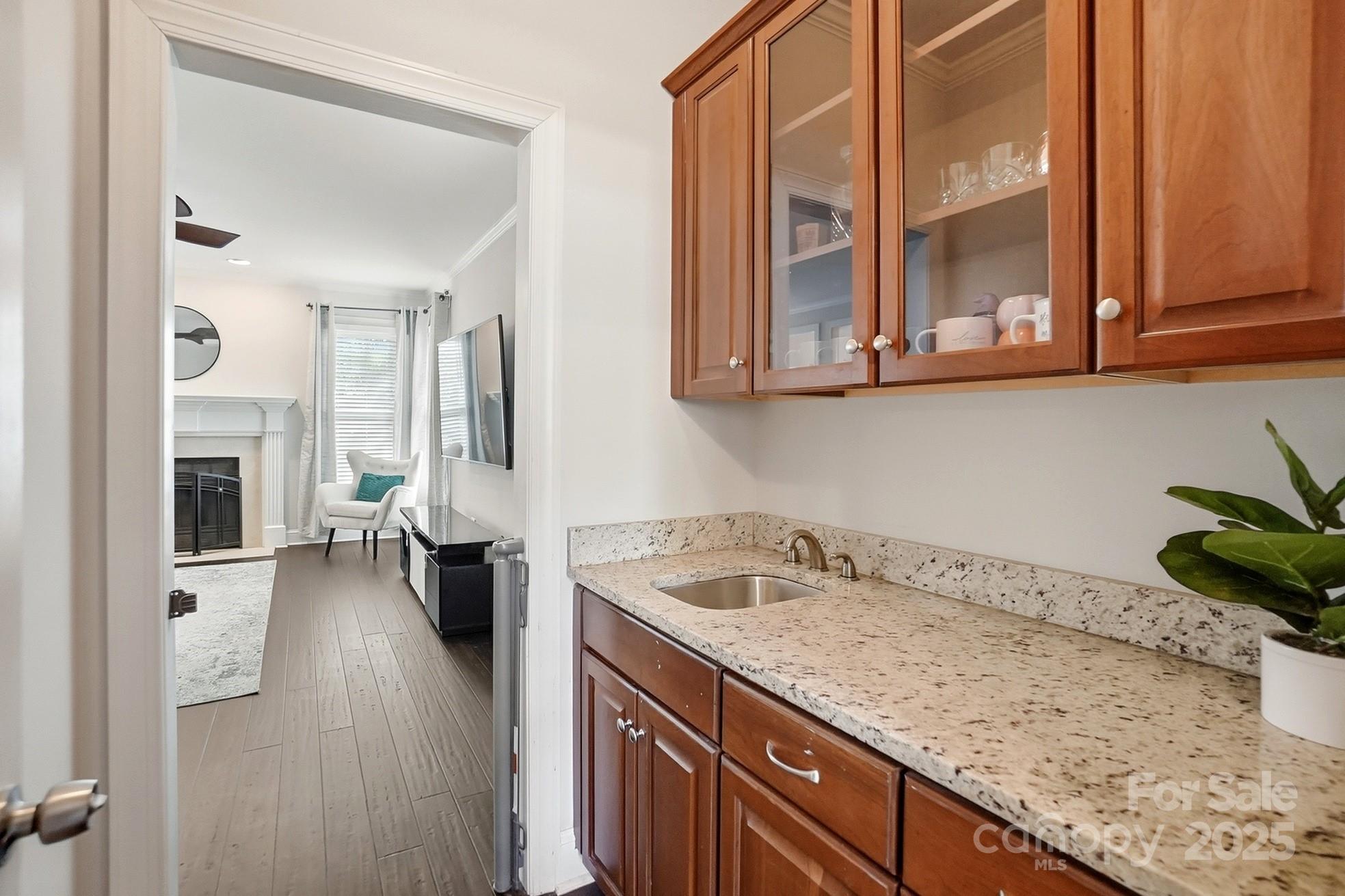 property viewer photo 18