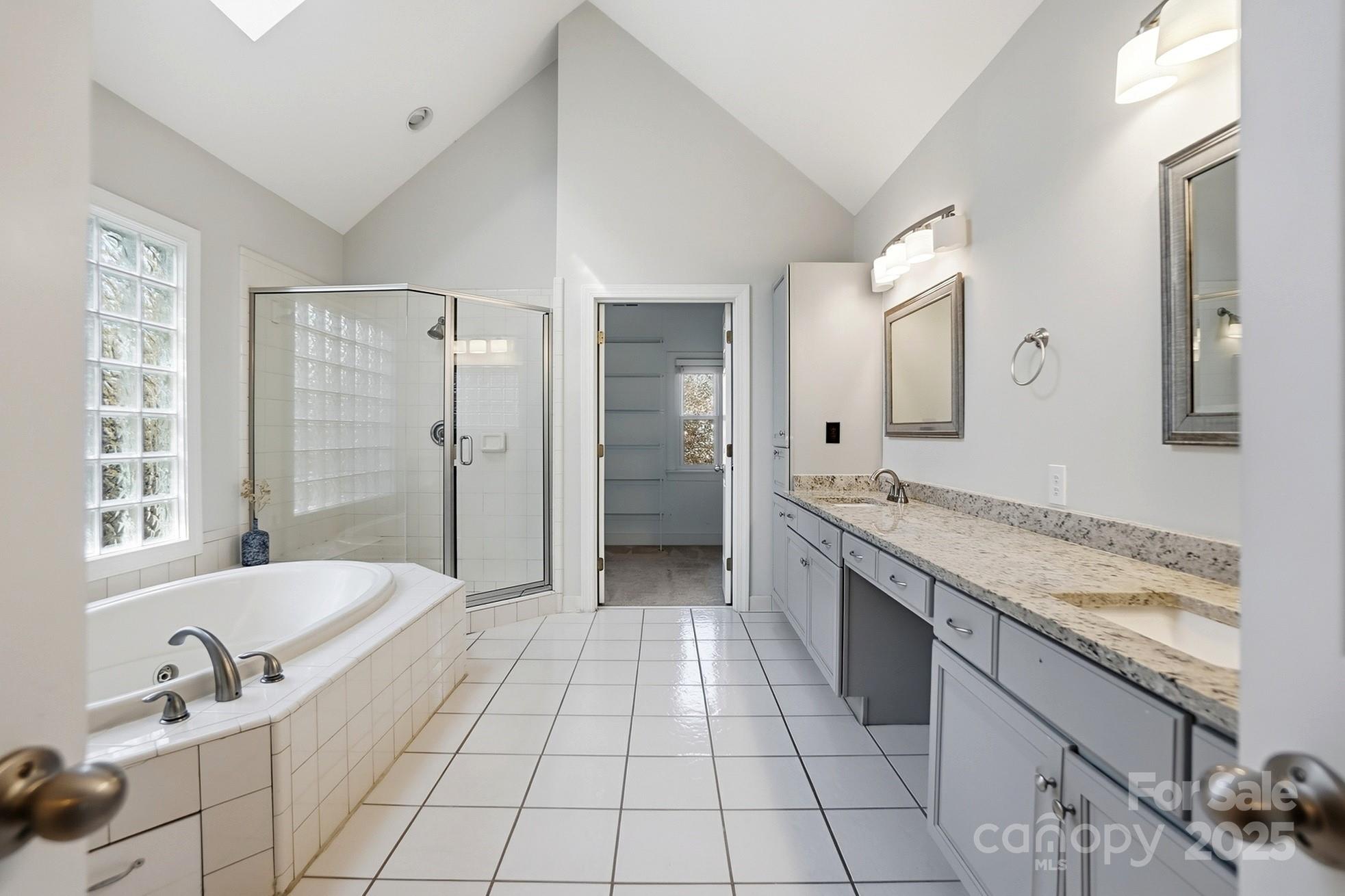property viewer photo 25