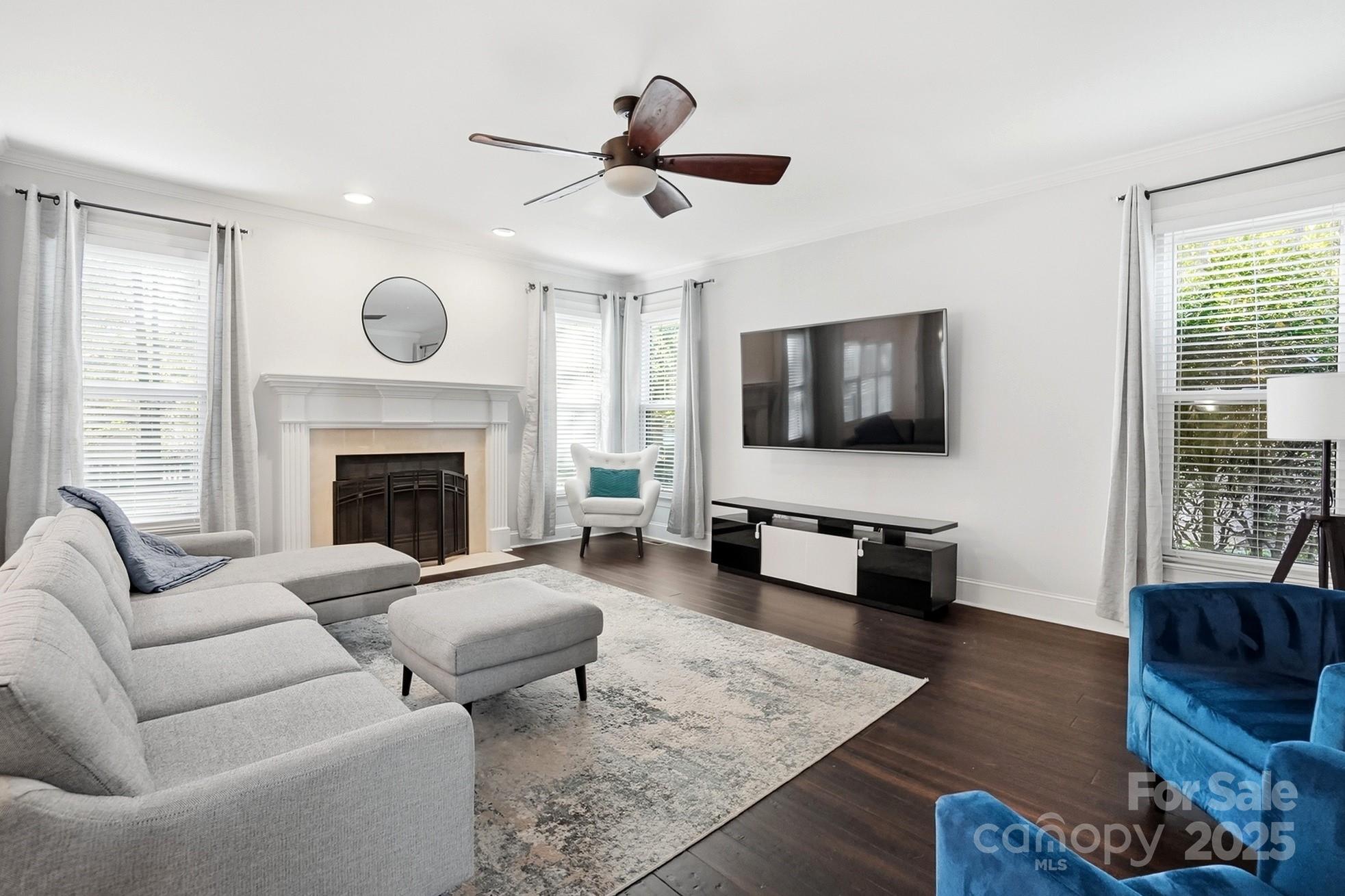 property viewer photo 3