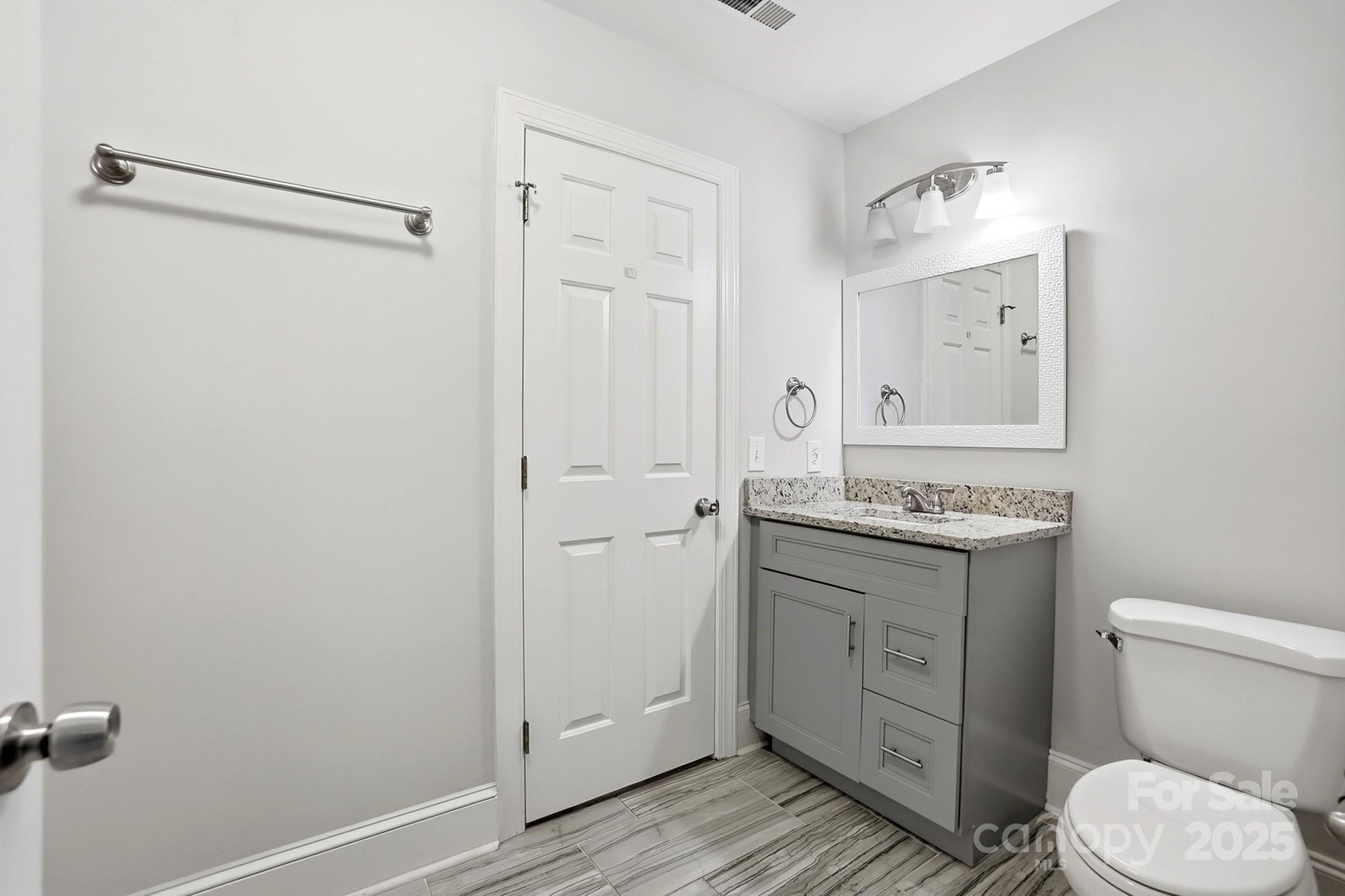 property viewer photo 35