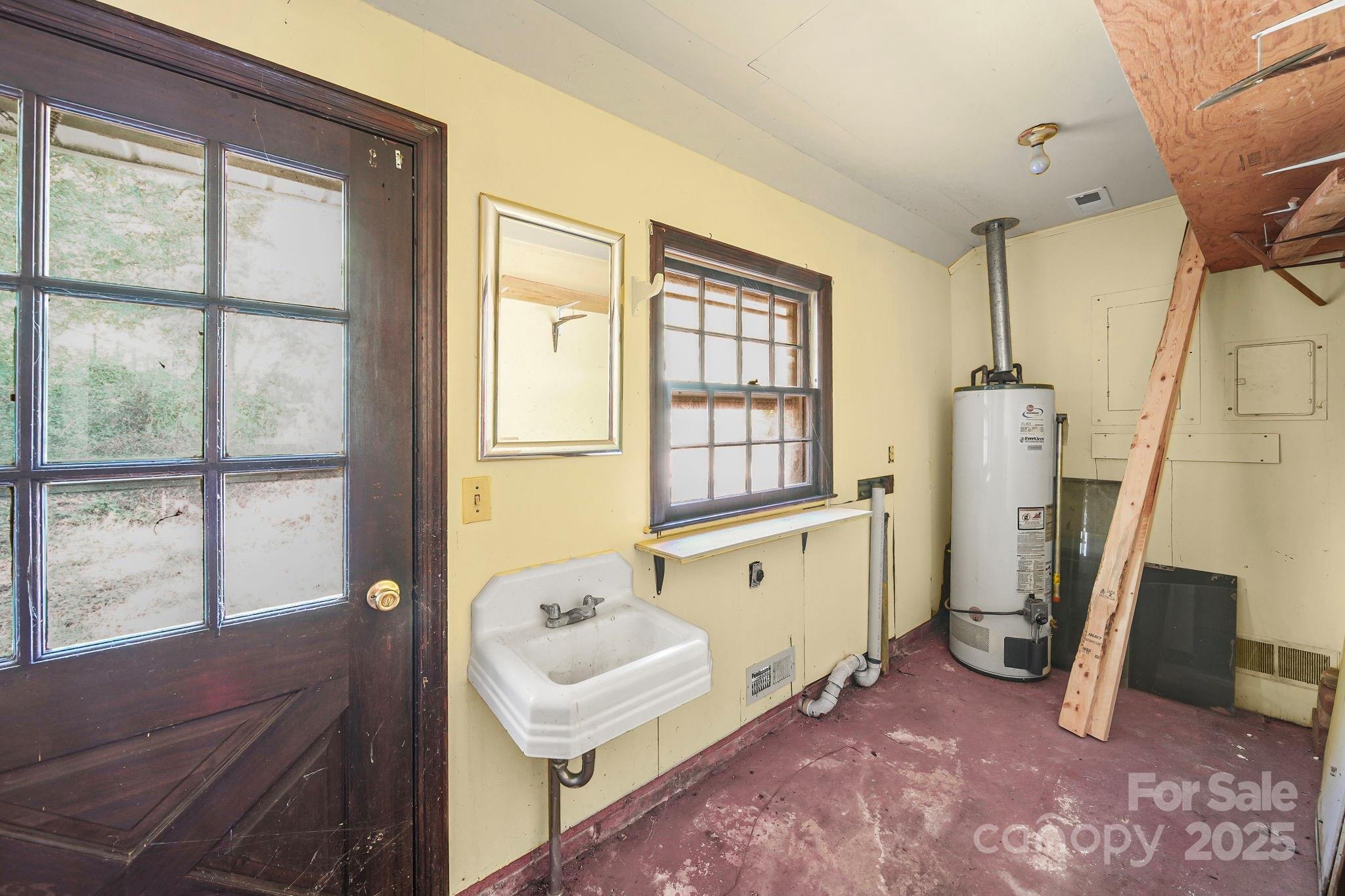 main property photo 40